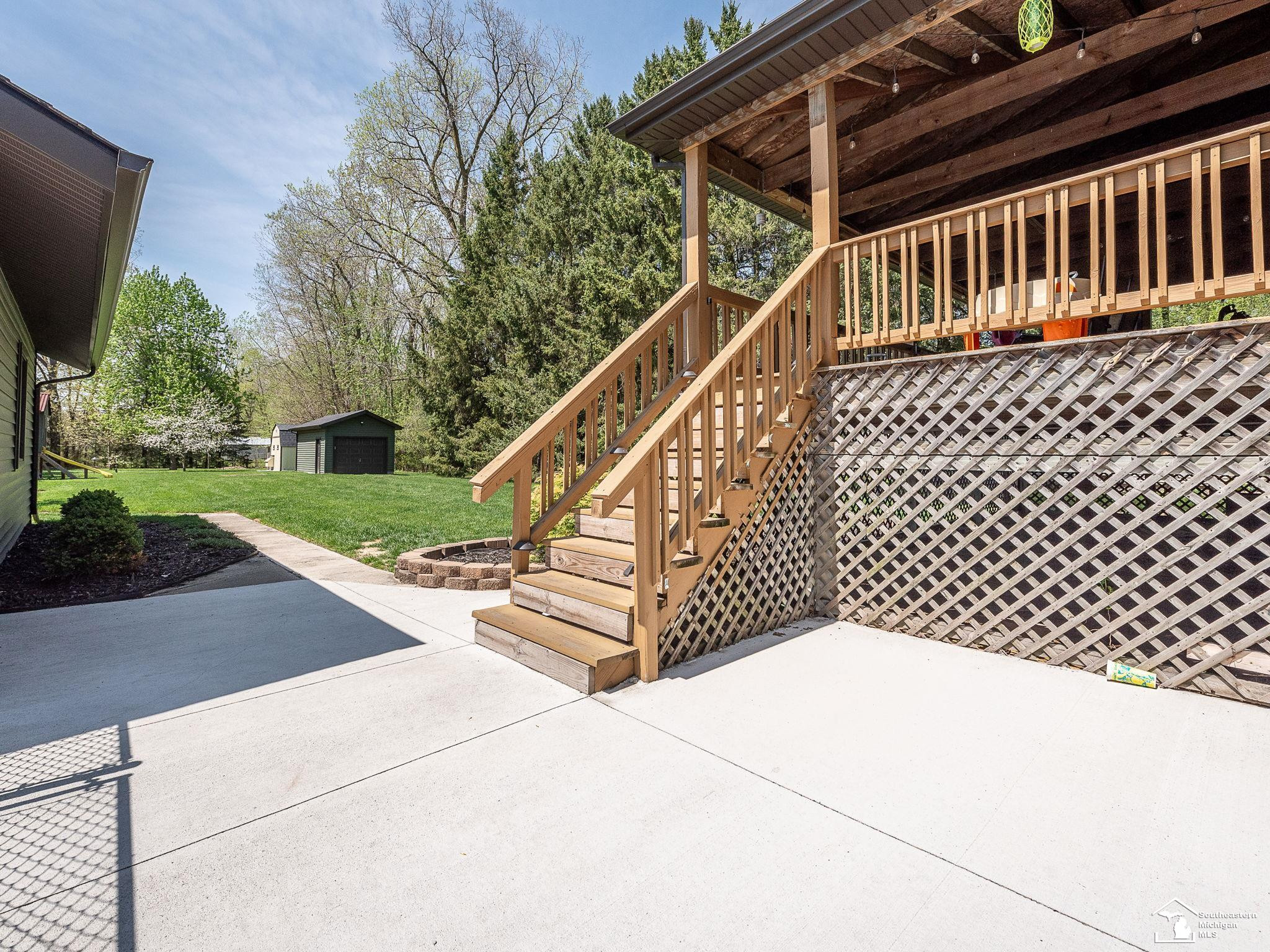 13725 Grafton Road, Carleton, MI 48117 — Photo 32