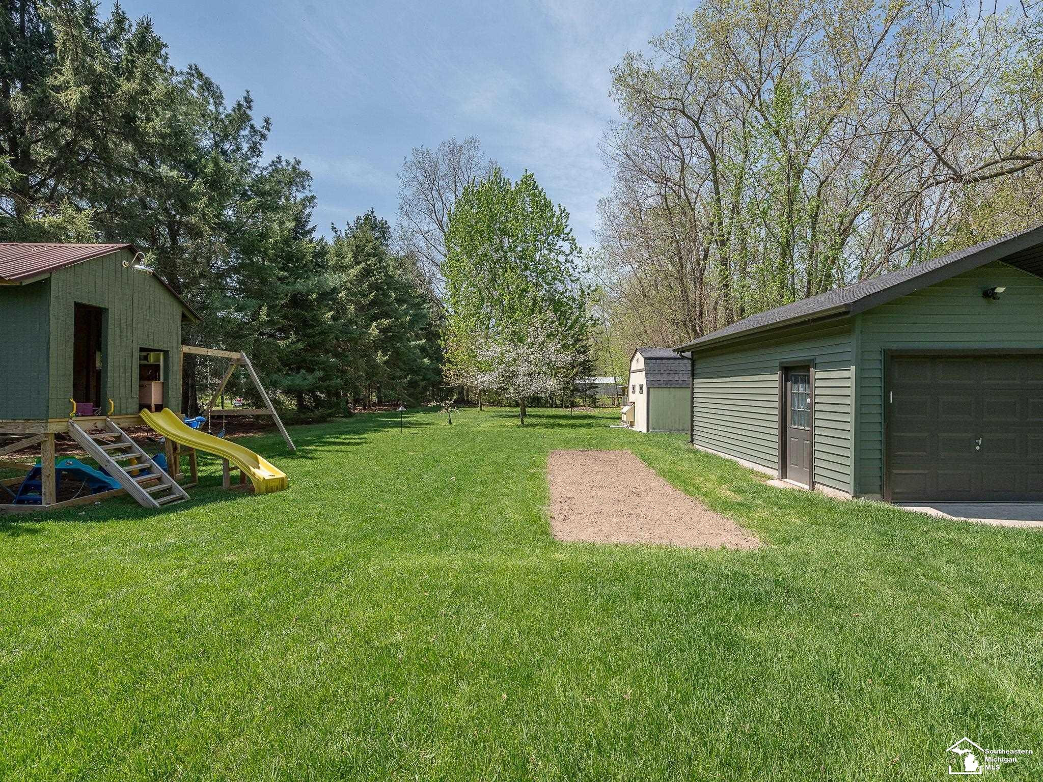 13725 Grafton Road, Carleton, MI 48117 — Photo 36