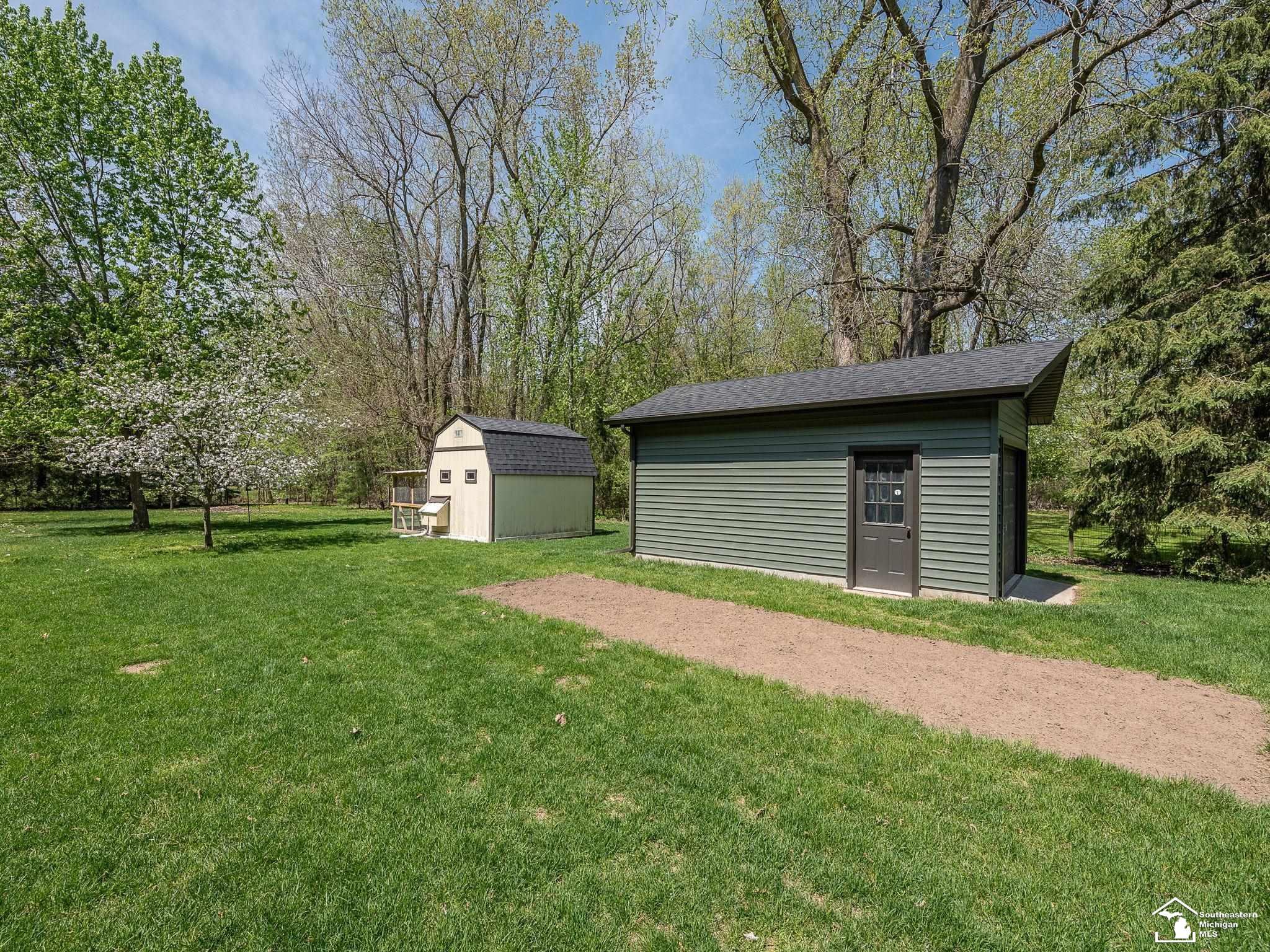 13725 Grafton Road, Carleton, MI 48117 — Photo 37