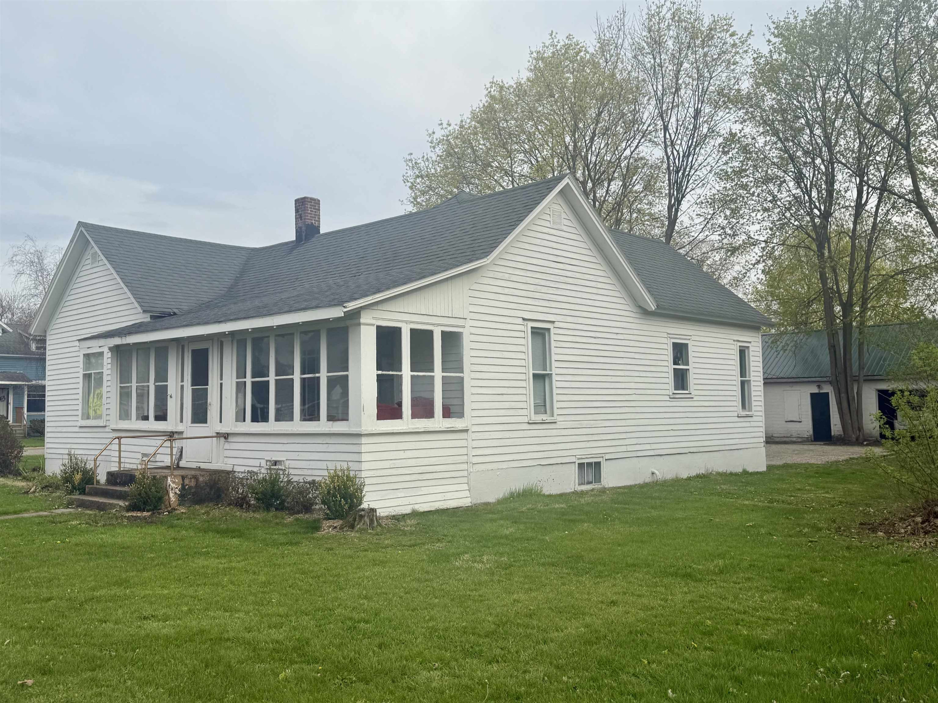 6694 E Main Street, Cass City, MI 48726 — front exterior