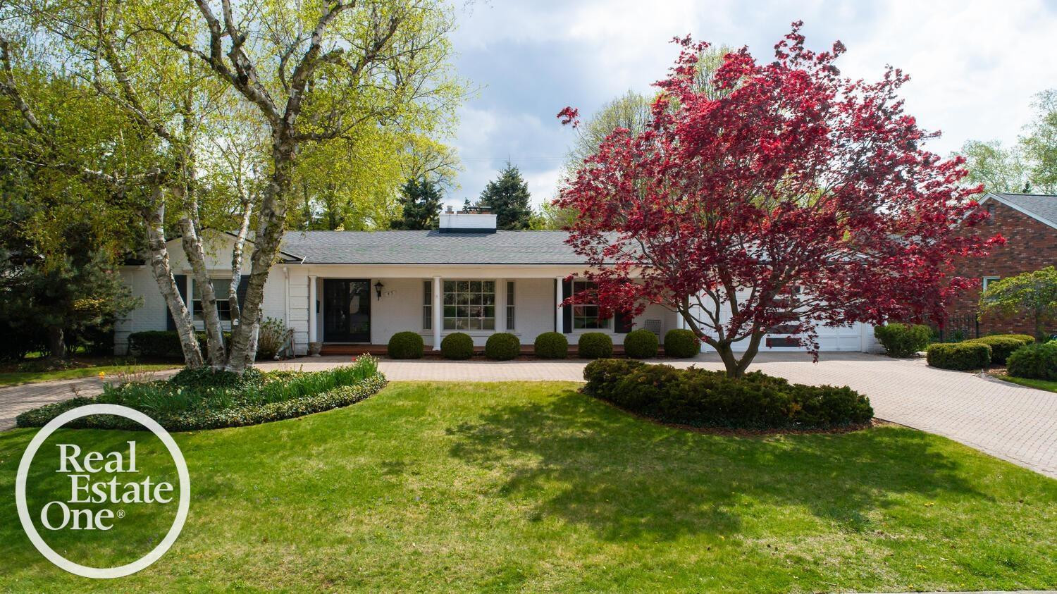 45 Fontana Lane, Grosse Pointe Shores, MI 48236 — front exterior