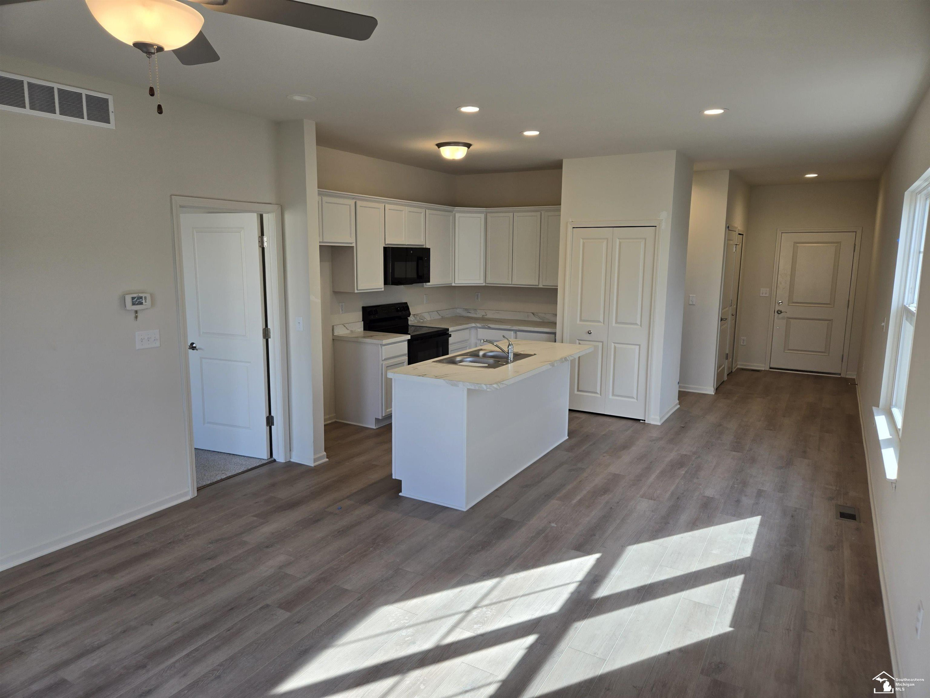 809 Plum Village Drive, Unit 56, Monroe, MI 48161 — Photo 2