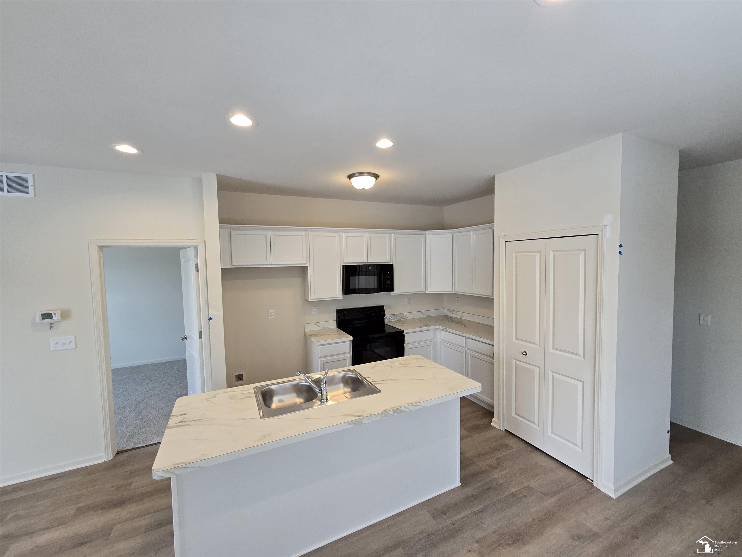 809 Plum Village Drive, Unit 56, Monroe, MI 48161 — Photo 3