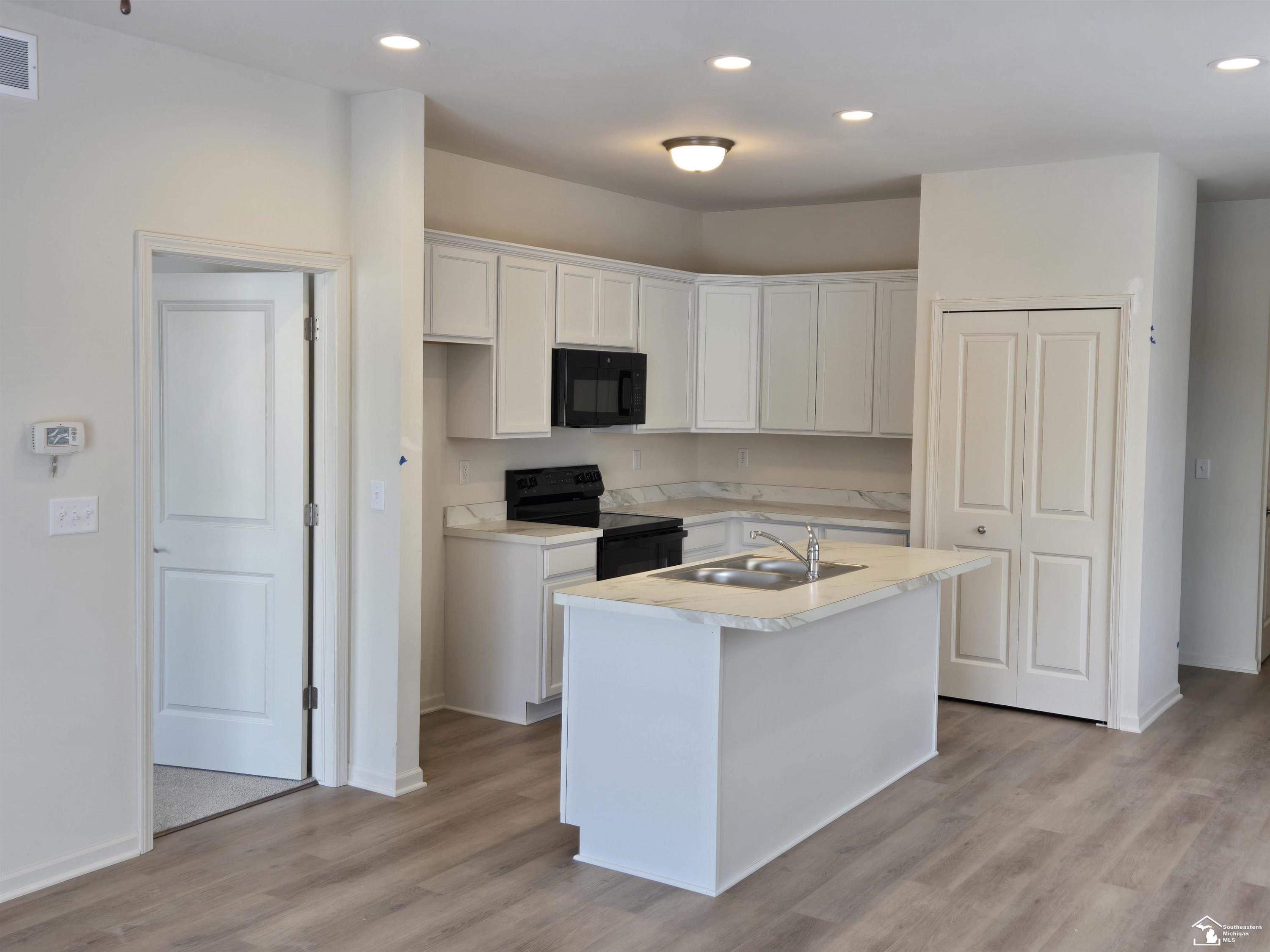 809 Plum Village Drive, Unit 56, Monroe, MI 48161 — Photo 4