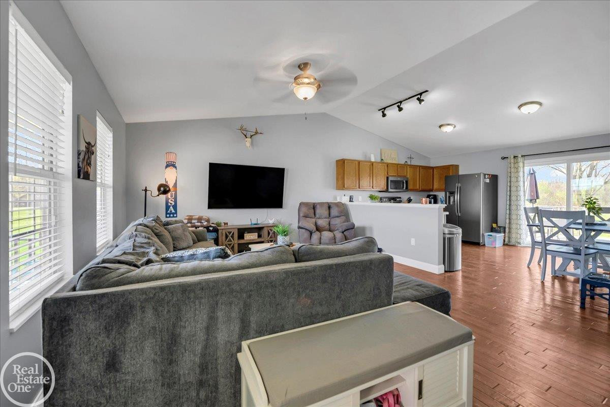 11463 Jeddo Road, MI 48097 — Photo 5