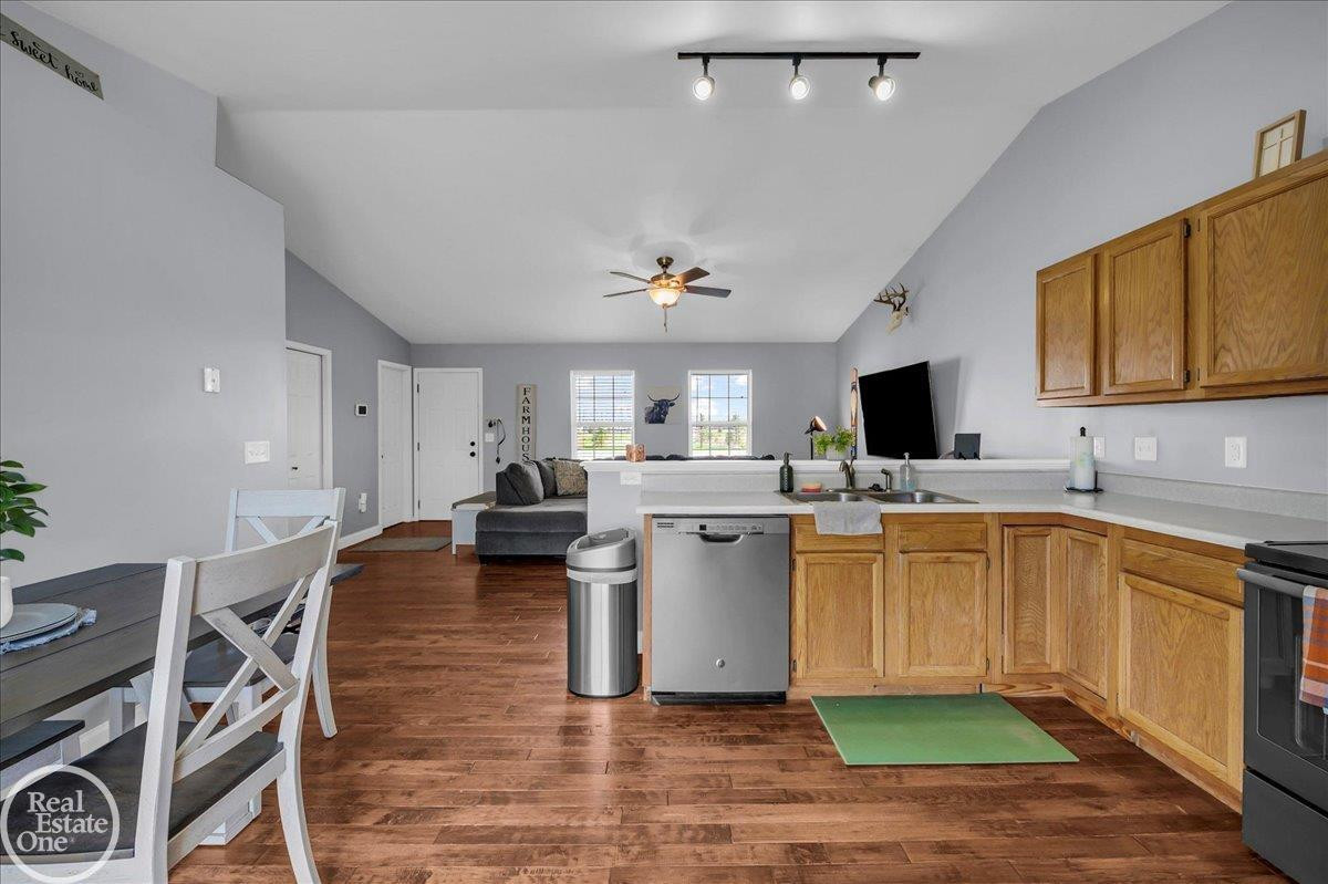 11463 Jeddo Road, MI 48097 — Photo 11