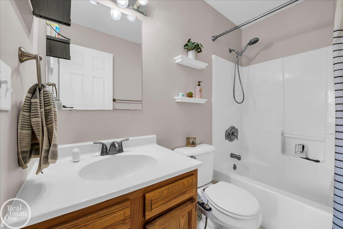 11463 Jeddo Road, MI 48097 — Photo 15