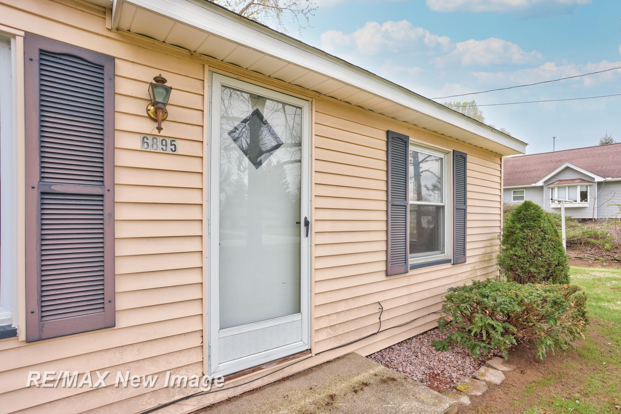 6895 Swan Creek Road, Saginaw, MI 48609 — Photo 6