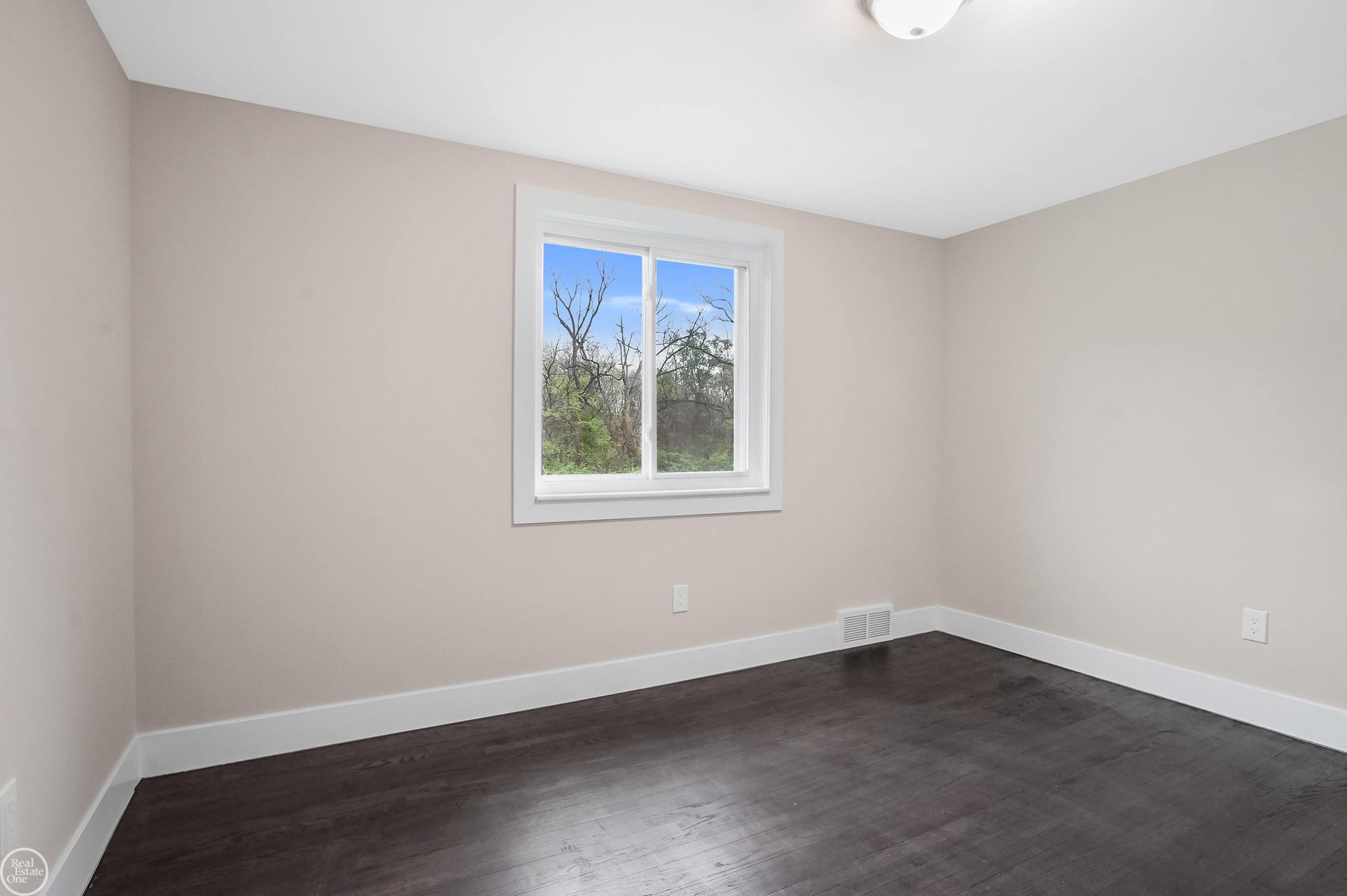 530 Clinton River Drive, Mount Clemens, MI 48043 — Photo 14