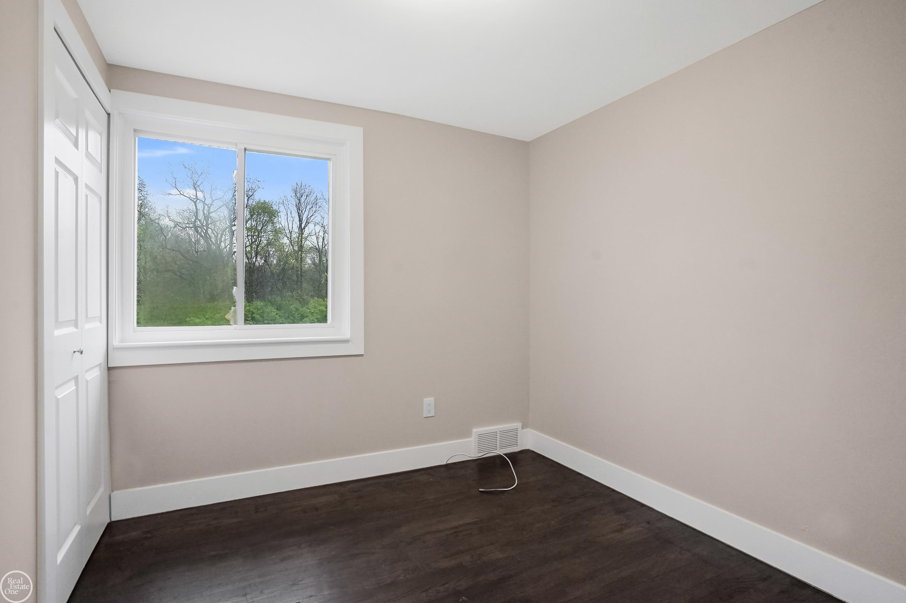 530 Clinton River Drive, Mount Clemens, MI 48043 — Photo 15