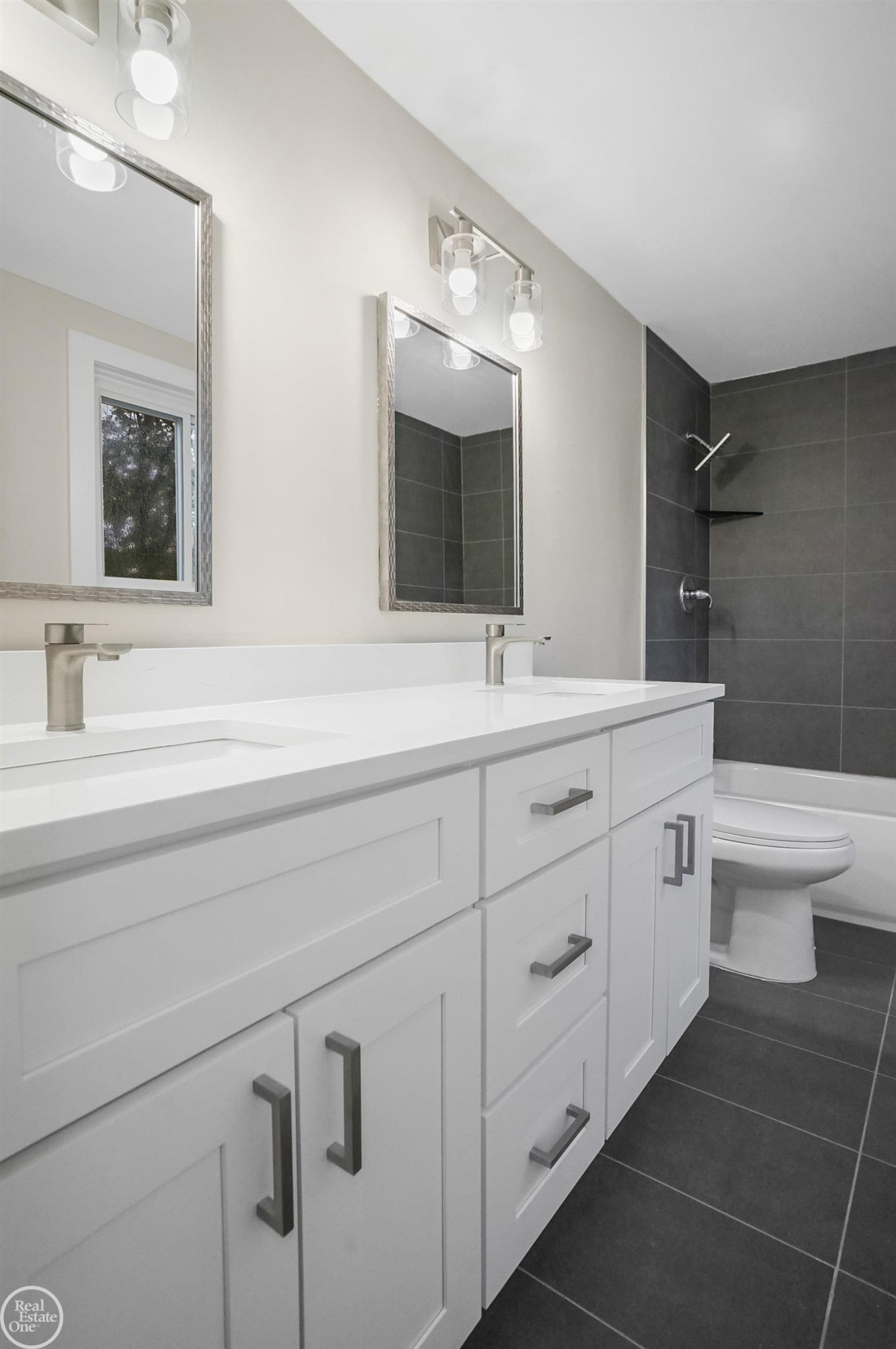 530 Clinton River Drive, Mount Clemens, MI 48043 — Photo 18