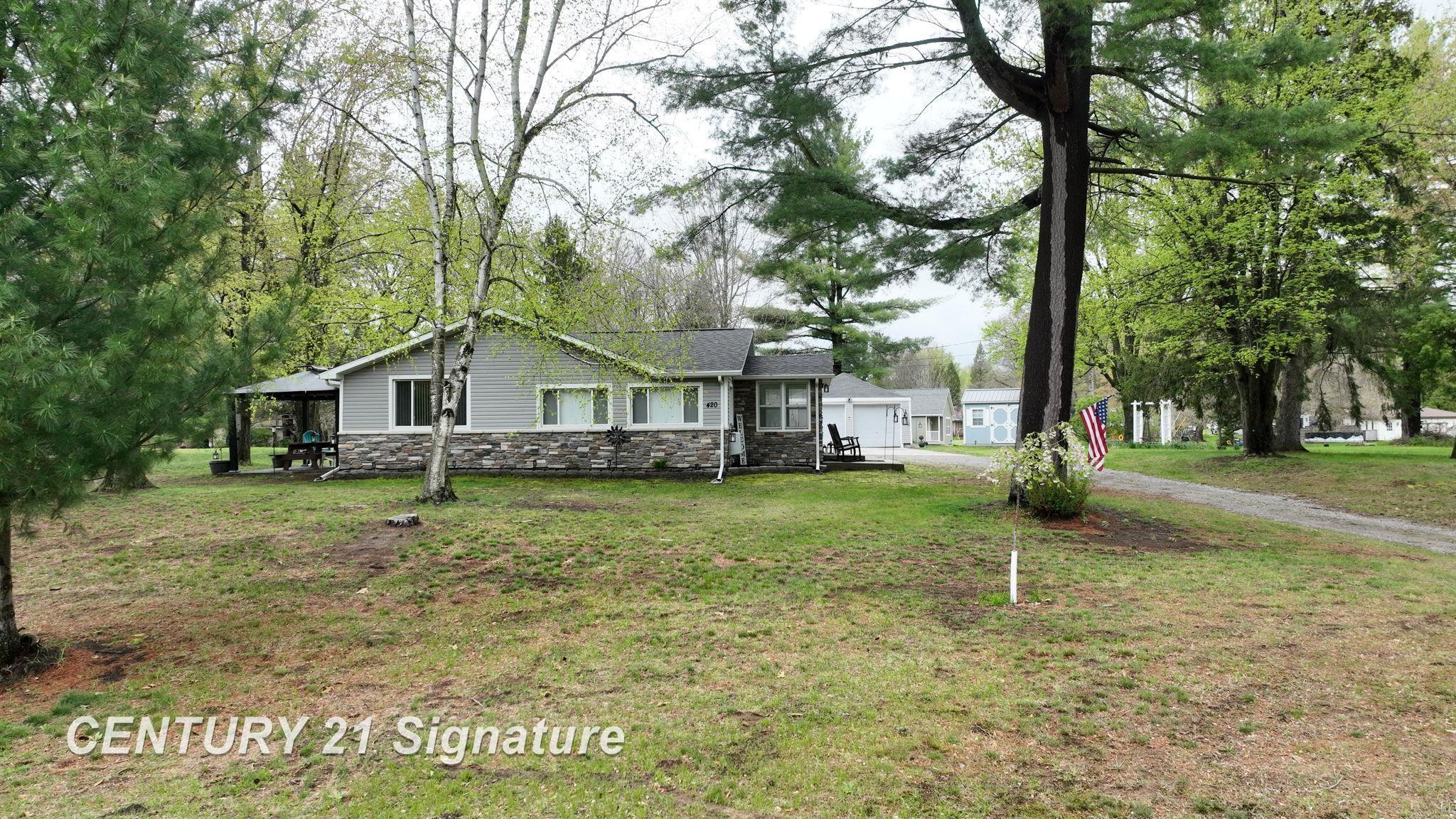 420 W spruce Road, Saint Charles, MI 48655 — Photo 2