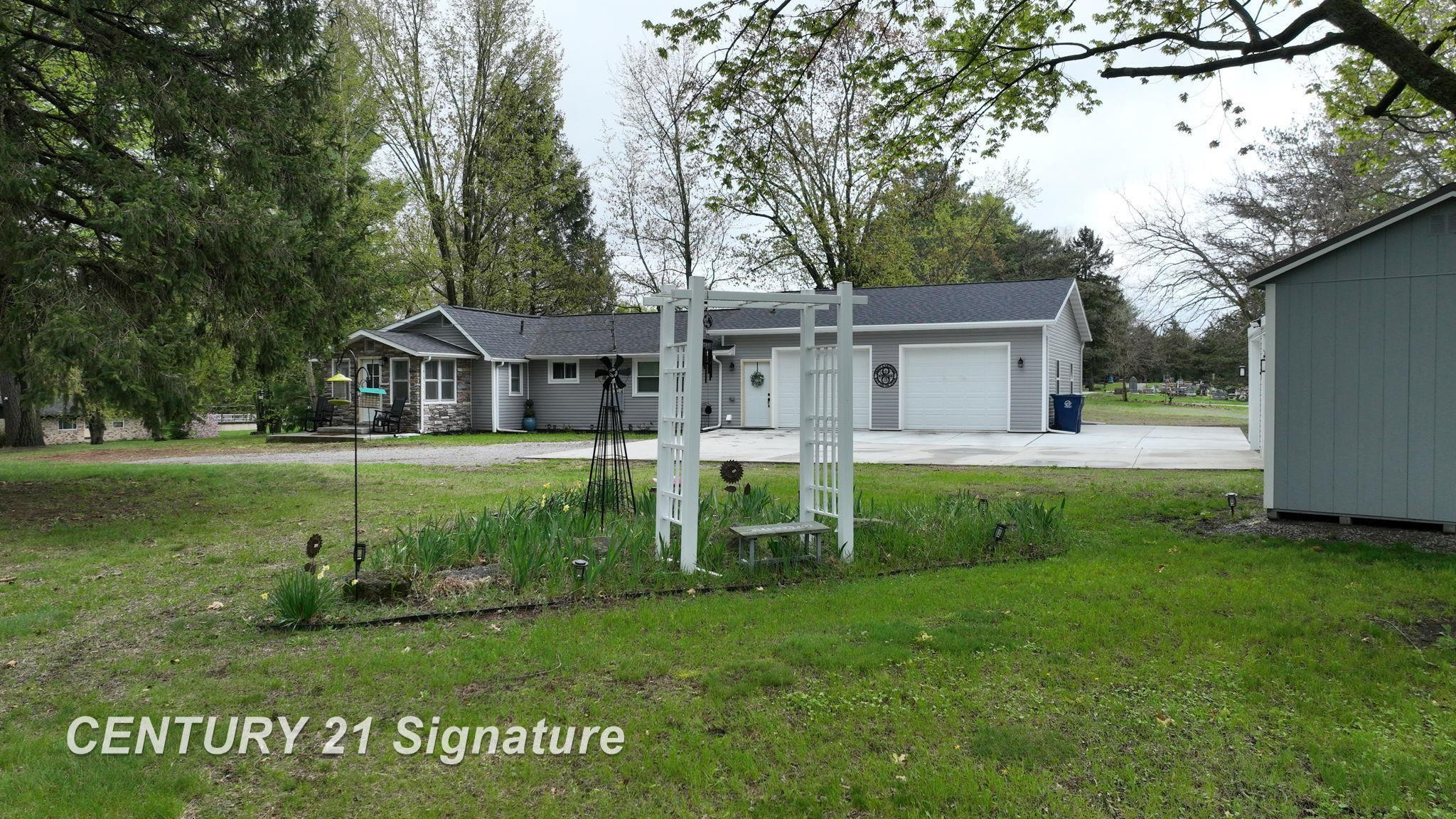 420 W spruce Road, Saint Charles, MI 48655 — Photo 7