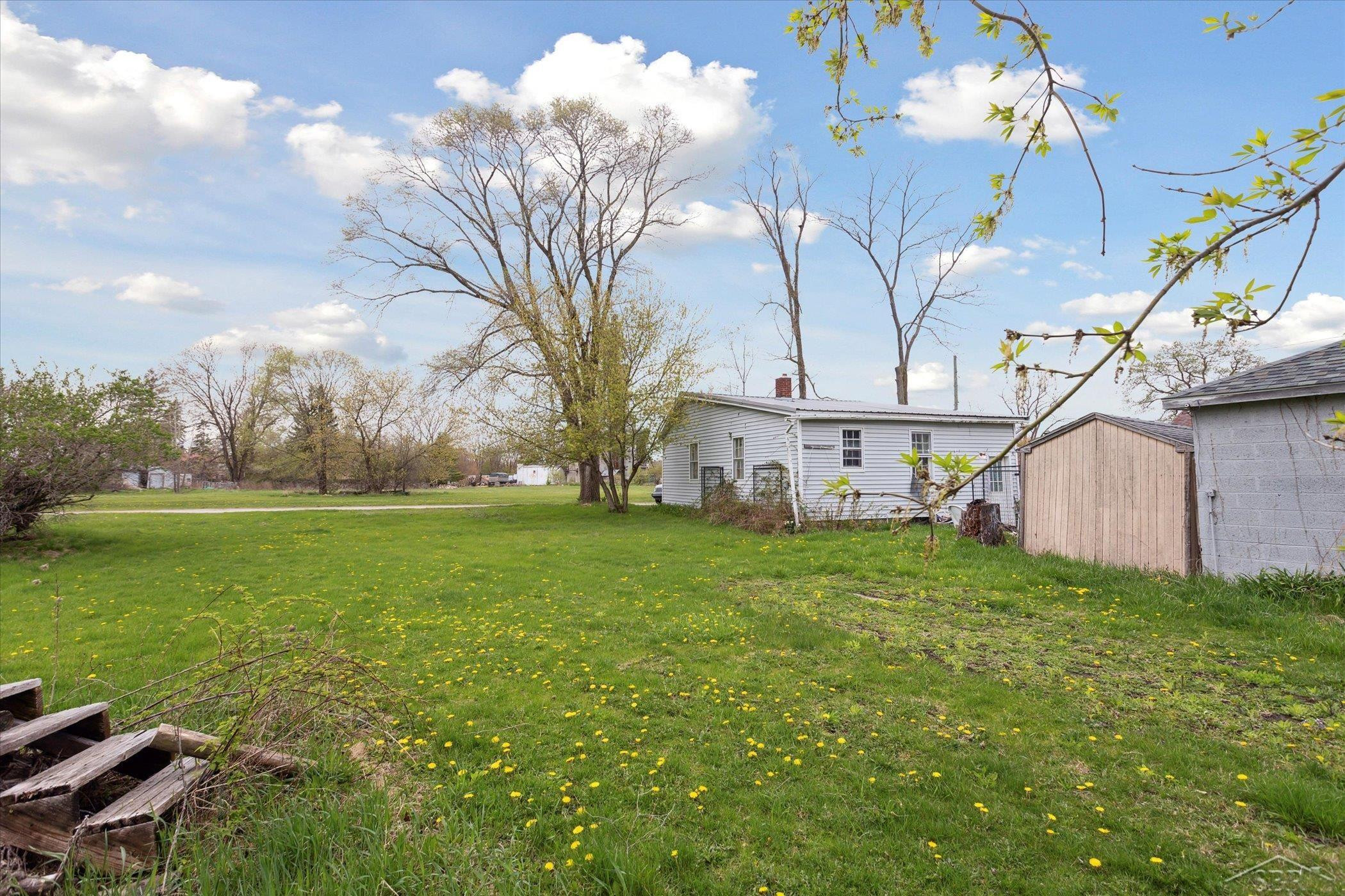 104 S Manitou Street, Pinconning, MI 48650 — Photo 25