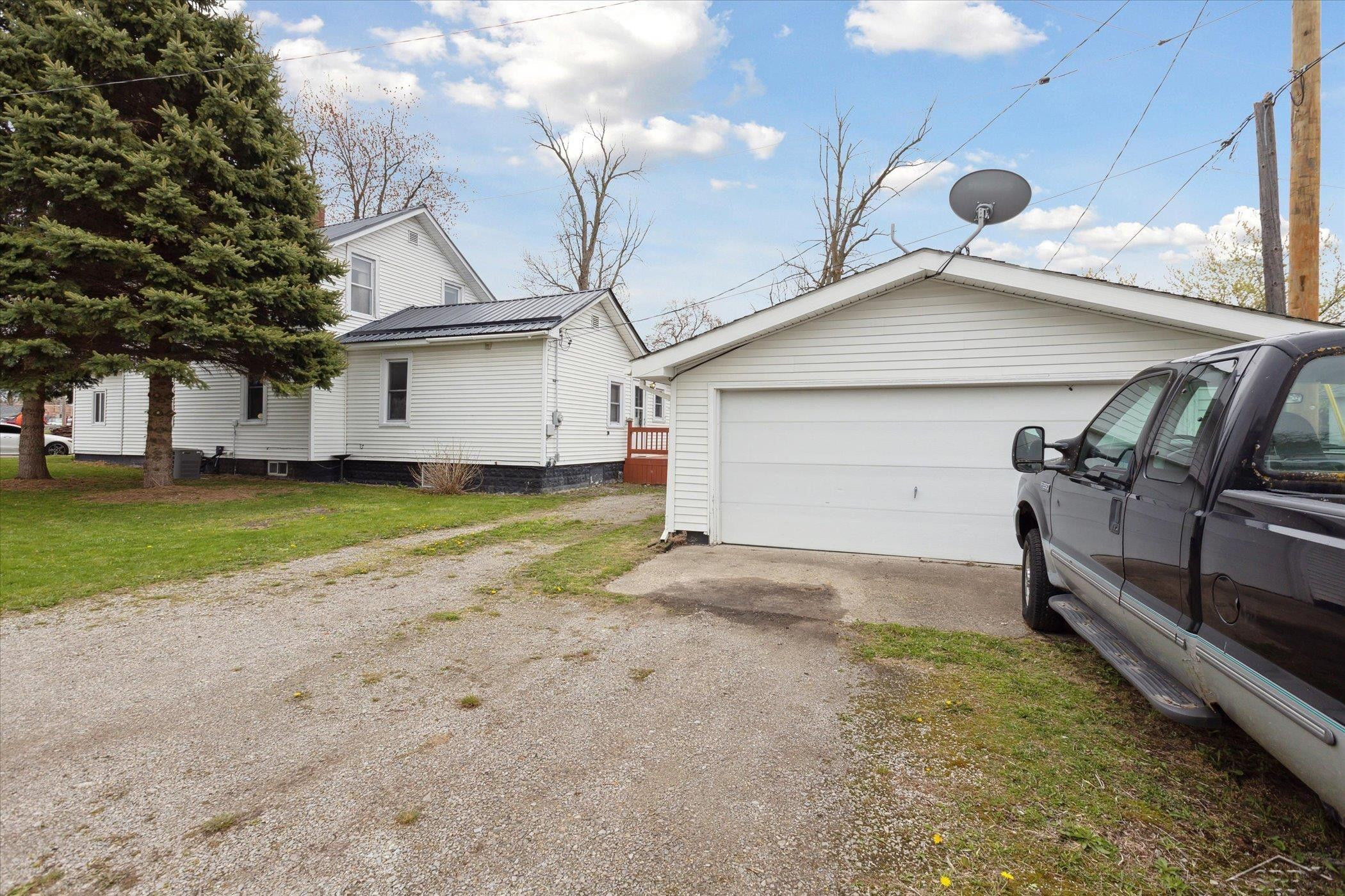 104 S Manitou Street, Pinconning, MI 48650 — Photo 27