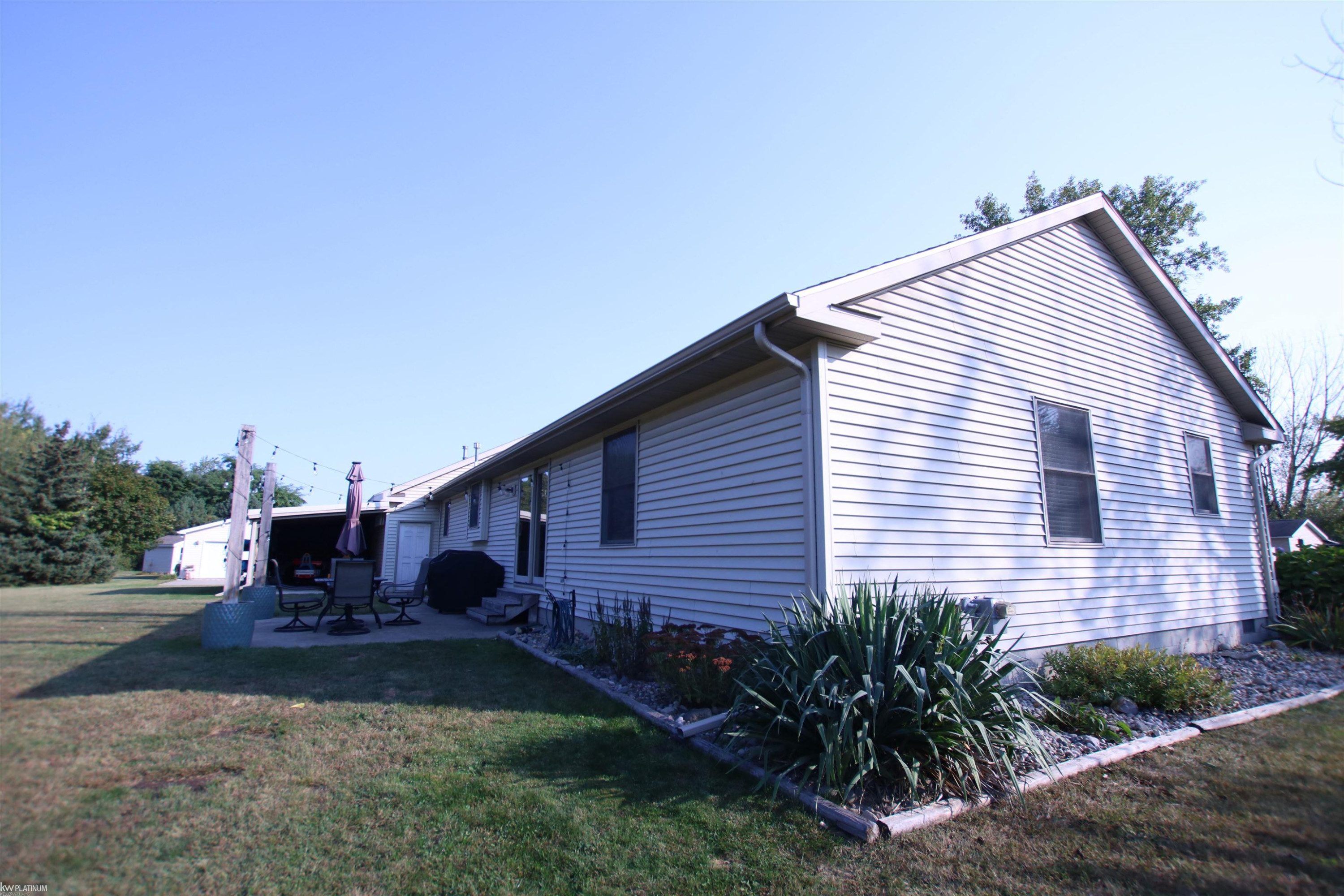 317 N 1st Street, Chesaning, MI 48616 — Photo 3