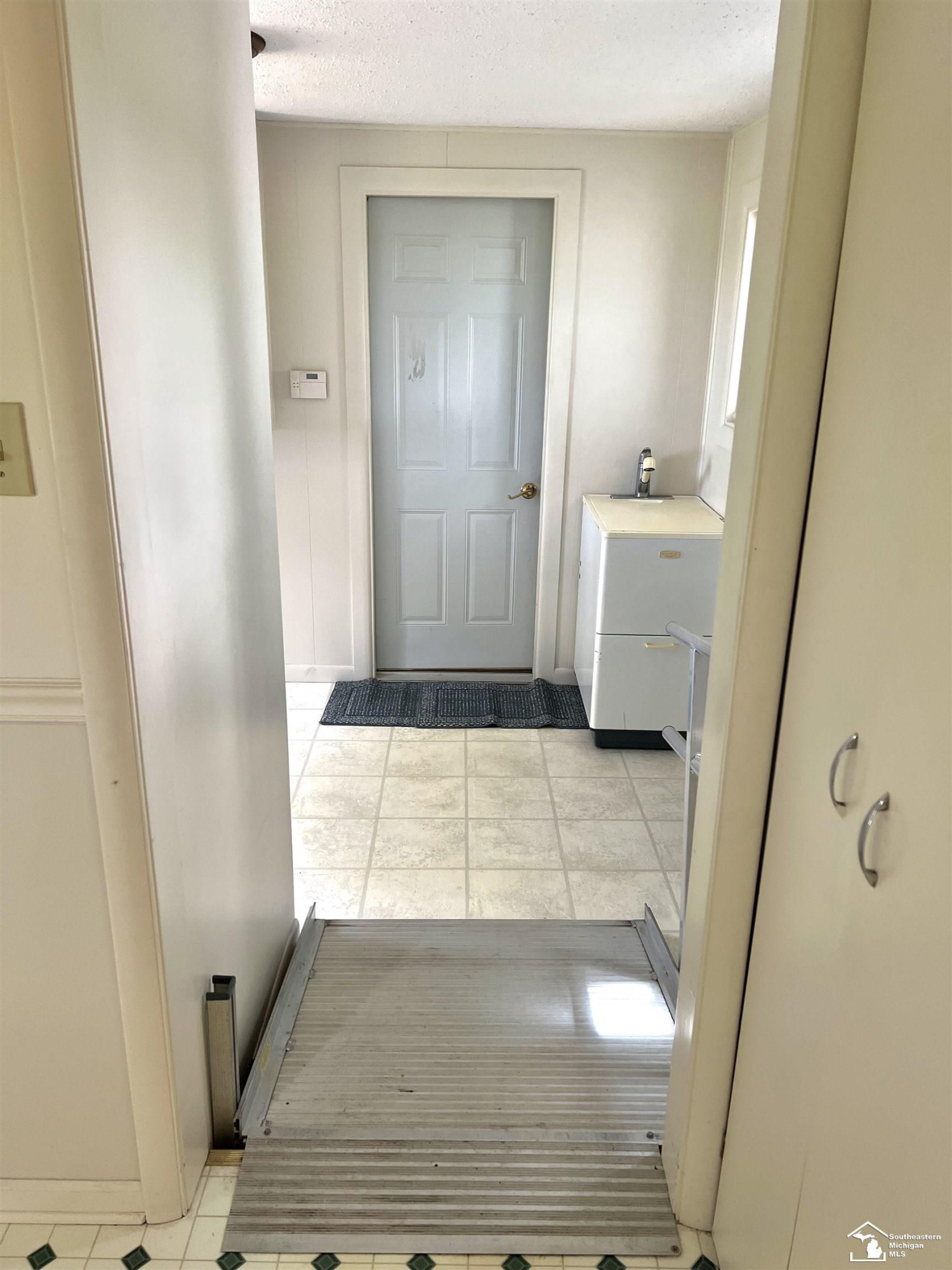 276 E Rauch Road, Temperance, MI 48182 — Photo 13