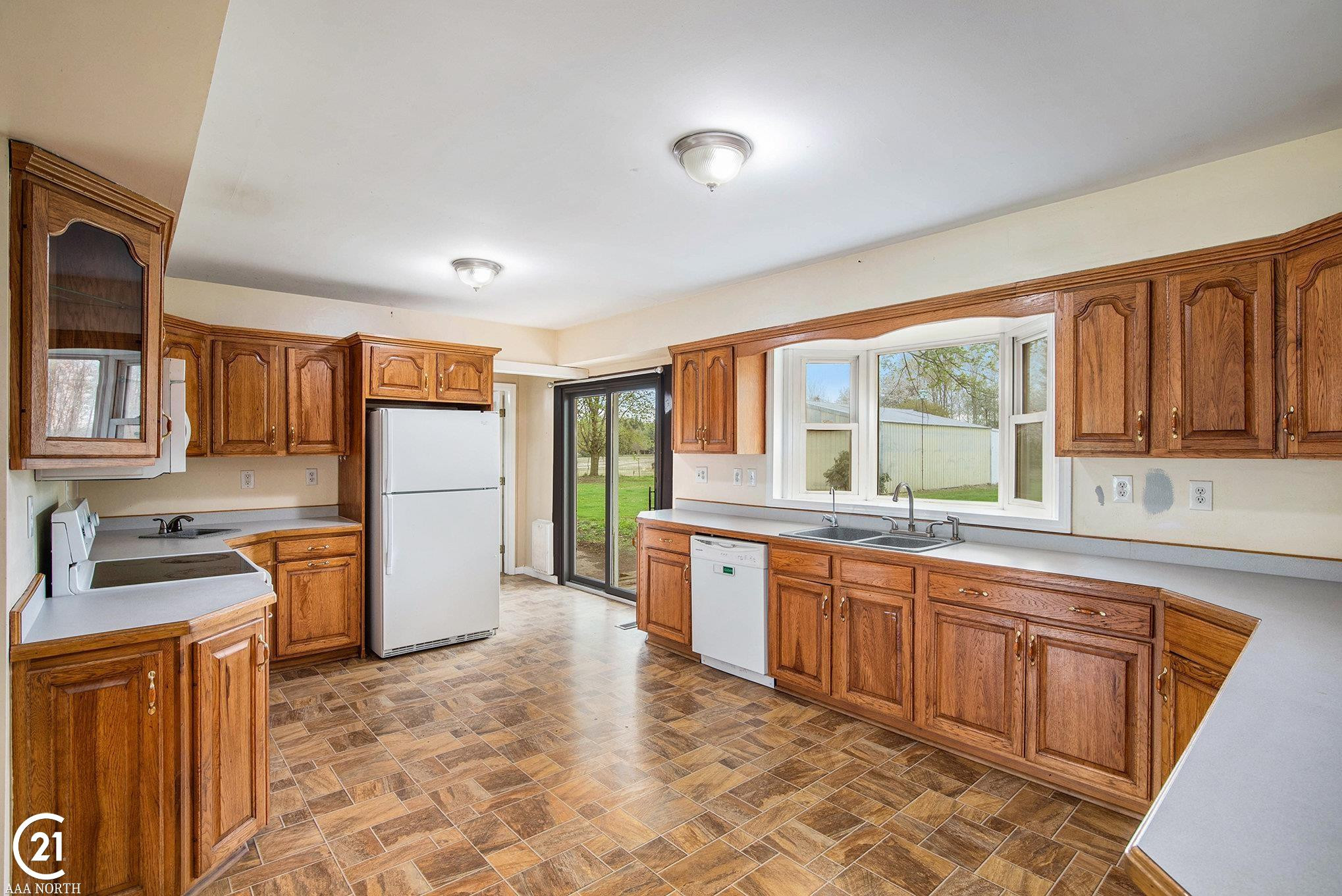 6424 Hunters Creek Road, Imlay City, MI 48444 — Photo 6