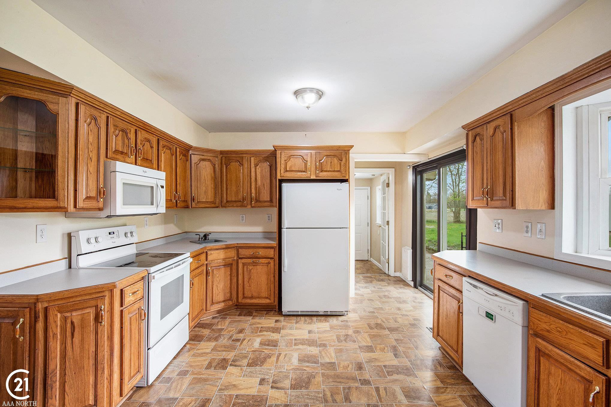 6424 Hunters Creek Road, Imlay City, MI 48444 — Photo 8