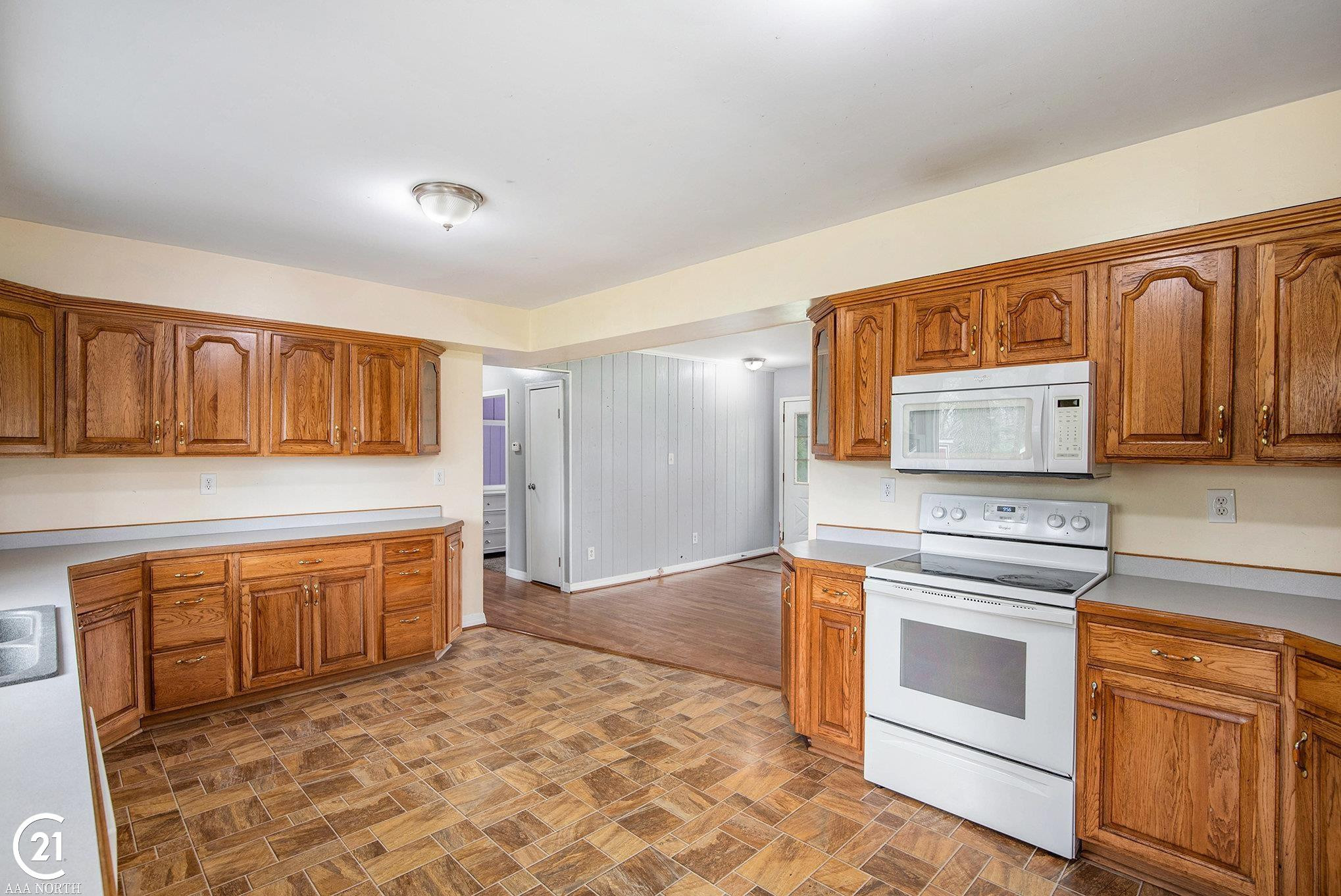 6424 Hunters Creek Road, Imlay City, MI 48444 — Photo 9