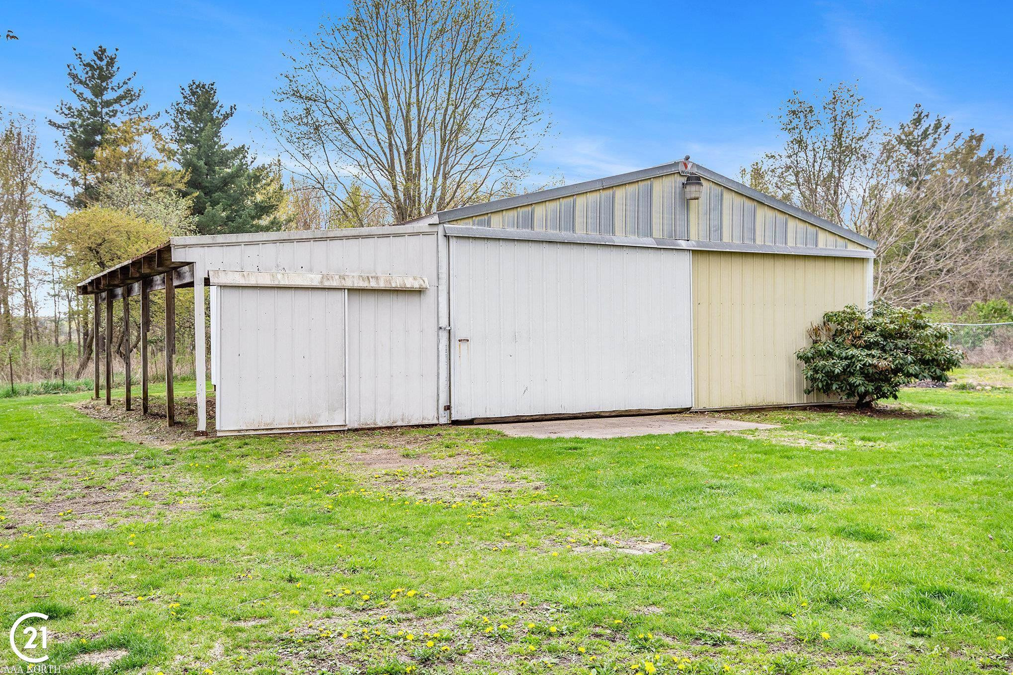 6424 Hunters Creek Road, Imlay City, MI 48444 — Photo 22