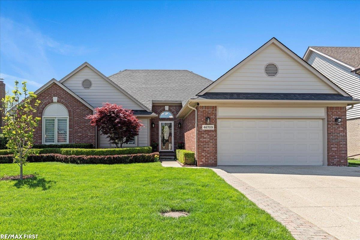 46709 Covington Drive, Macomb, MI 48044 — Photo 2