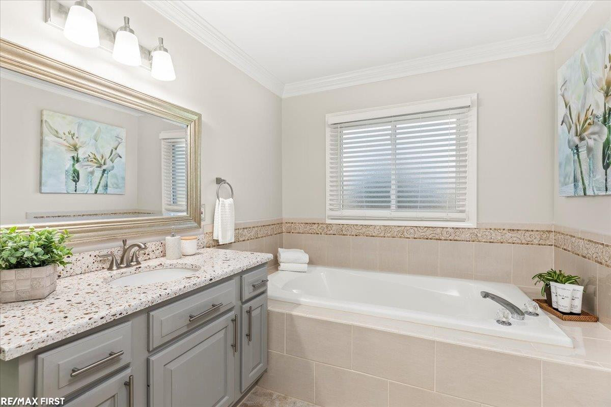 46709 Covington Drive, Macomb, MI 48044 — Photo 21