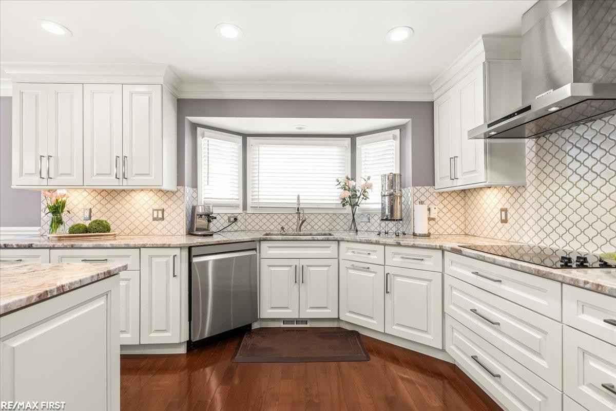 46709 Covington Drive, Macomb, MI 48044 — Photo 30