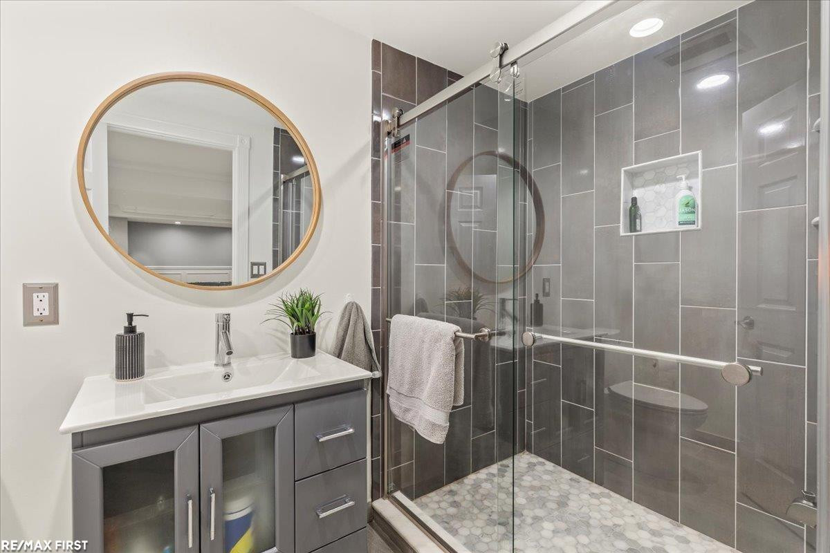 46709 Covington Drive, Macomb, MI 48044 — Photo 35