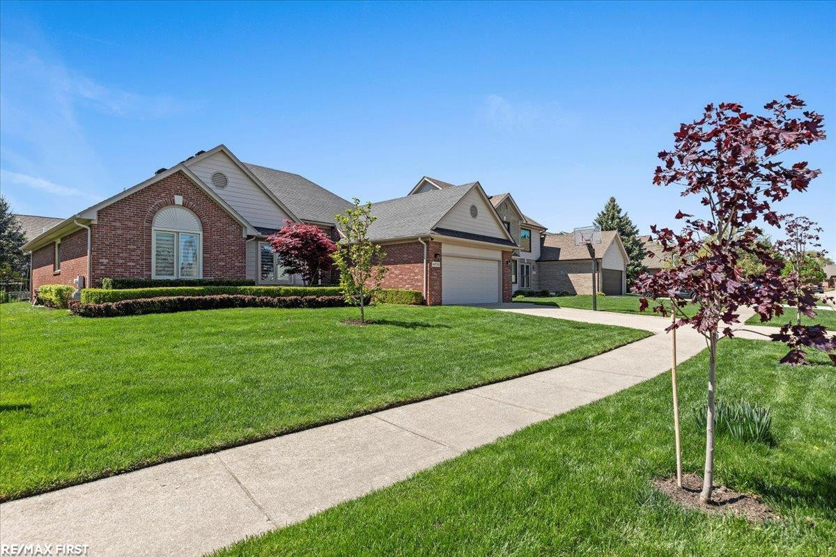 46709 Covington Drive, Macomb, MI 48044 — Photo 45