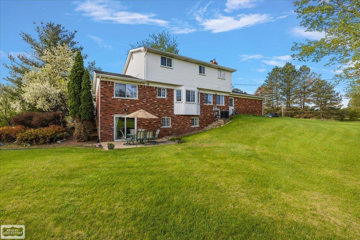 1151 Glen Meadow Lane, Leonard, MI 48367 — Photo 9