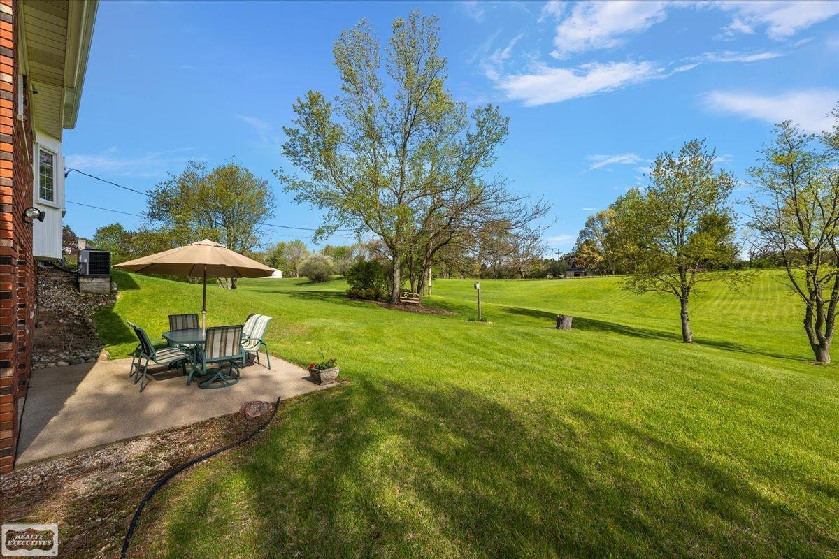 1151 Glen Meadow Lane, Leonard, MI 48367 — Photo 10