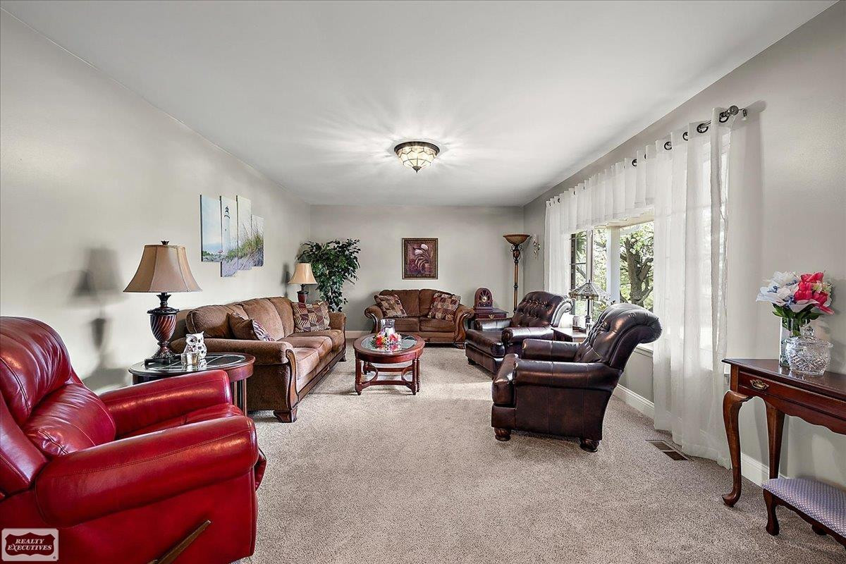 1151 Glen Meadow Lane, Leonard, MI 48367 — Photo 28