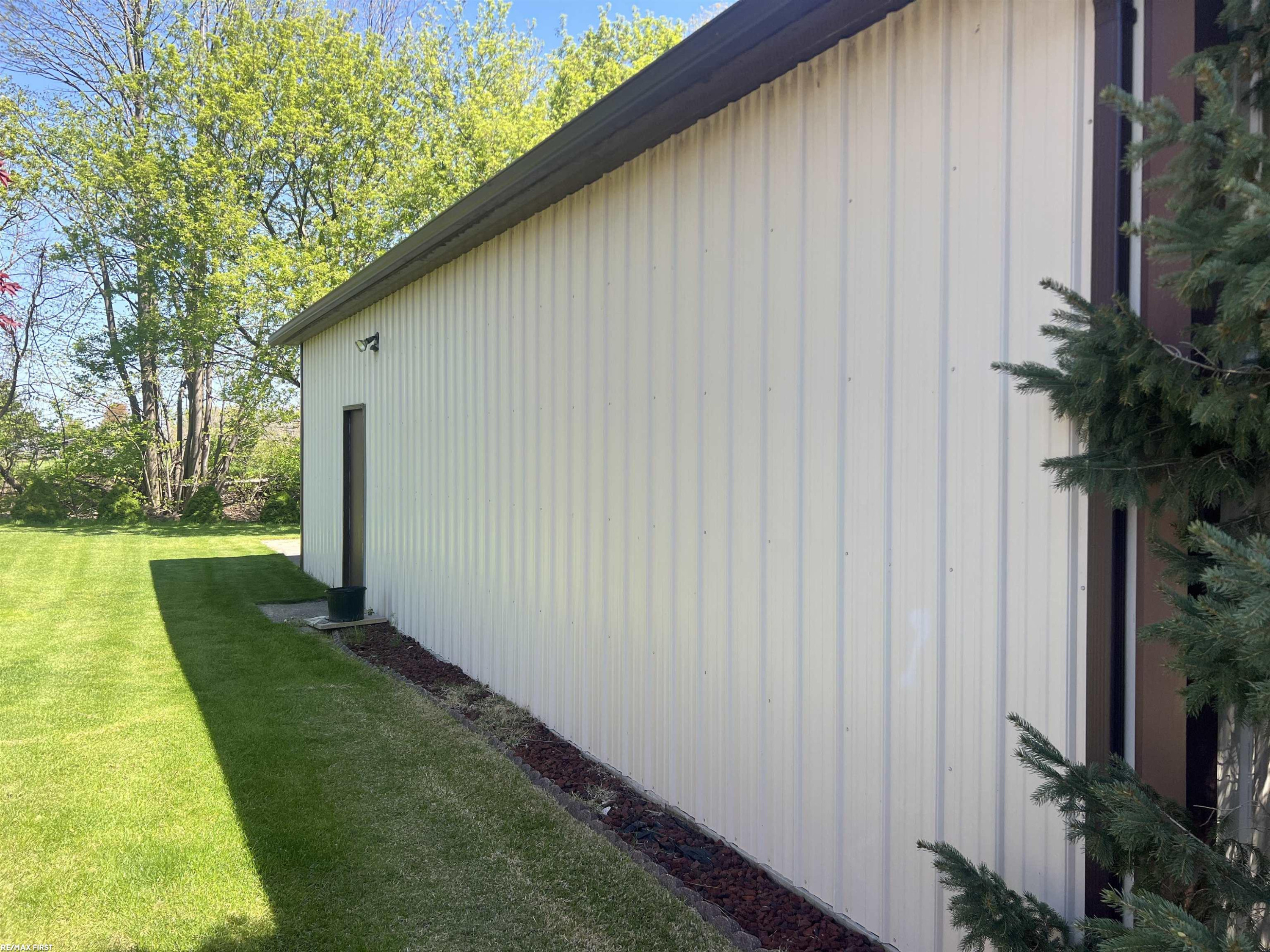 75950 Memphis Ridge Road, MI 48062 — Photo 9