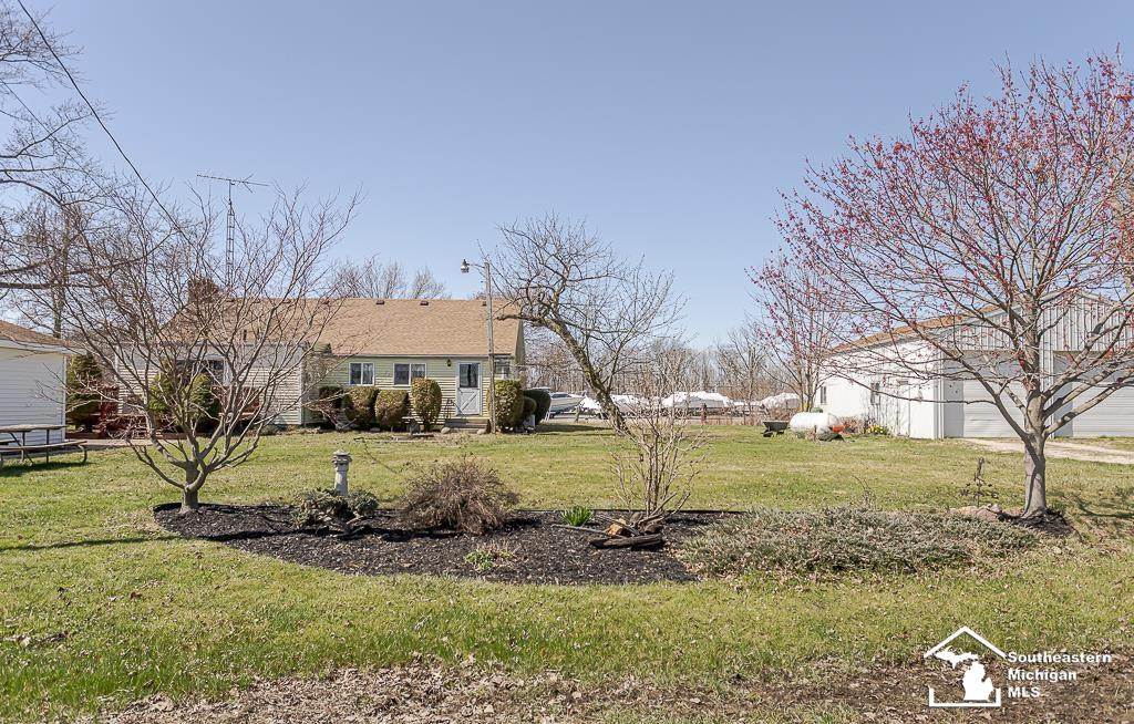 7109 iroquois Drive, Erie, MI — front exterior