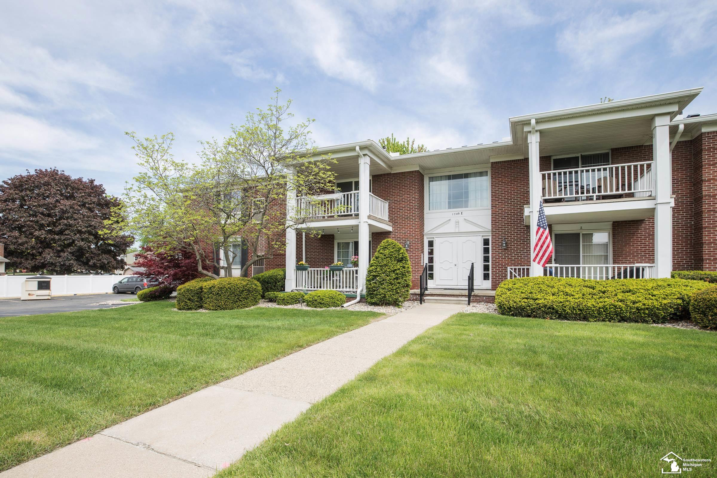 1749 MONTICELLO Street, Trenton, MI 48183 — Photo 4