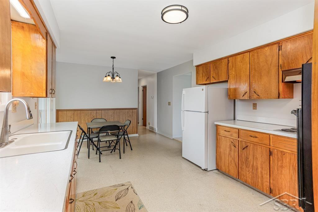 5630 N Center Road, Saginaw, MI 48604 — Photo 7
