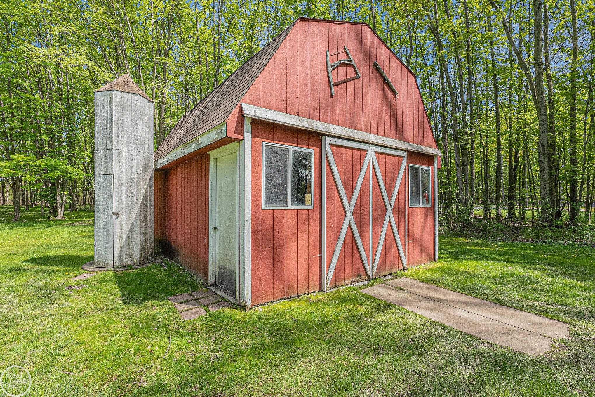 60520 Ray Center Road, MI — Photo 23
