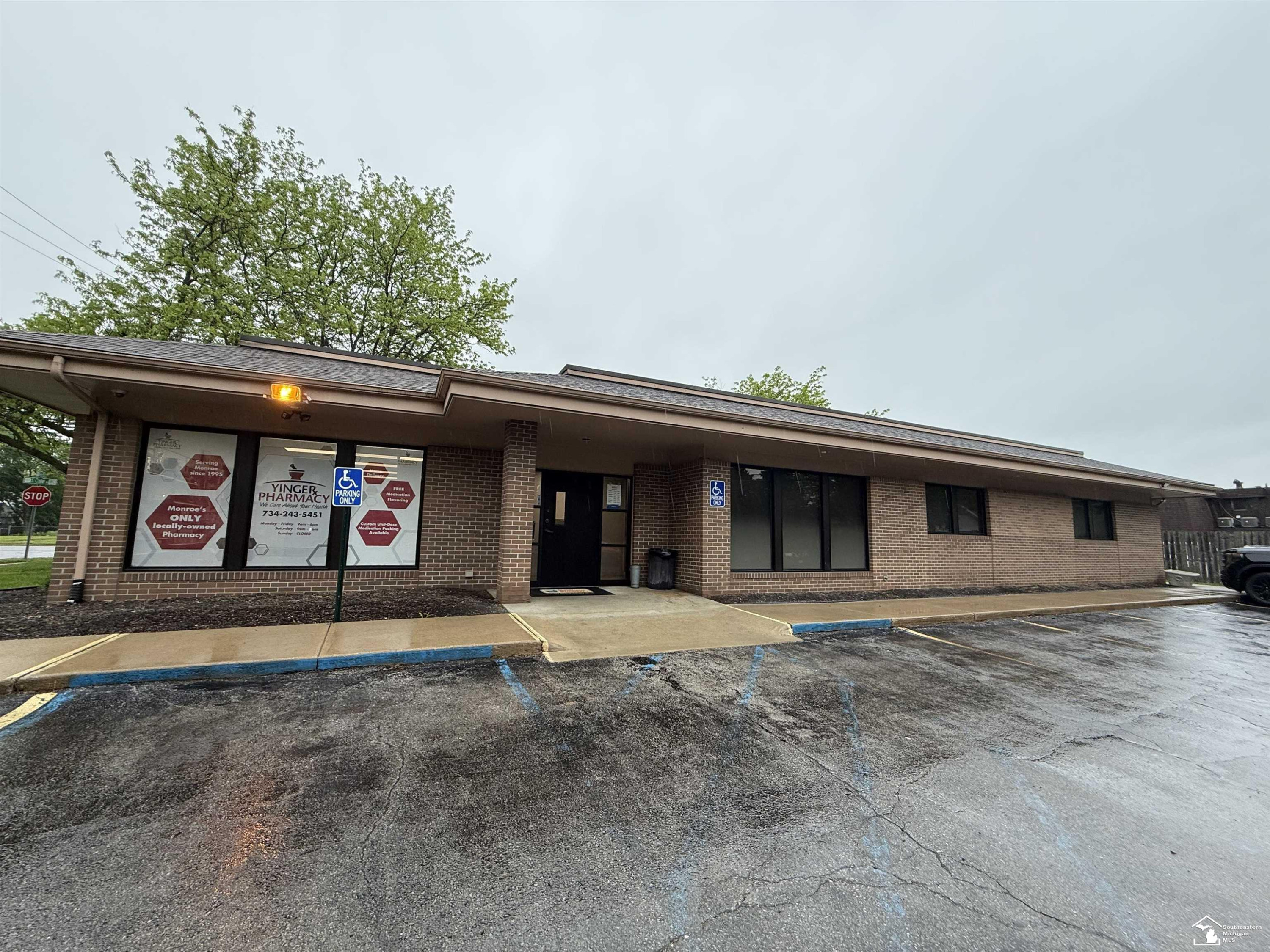 1704 S Custer Road, Monroe, MI 48161