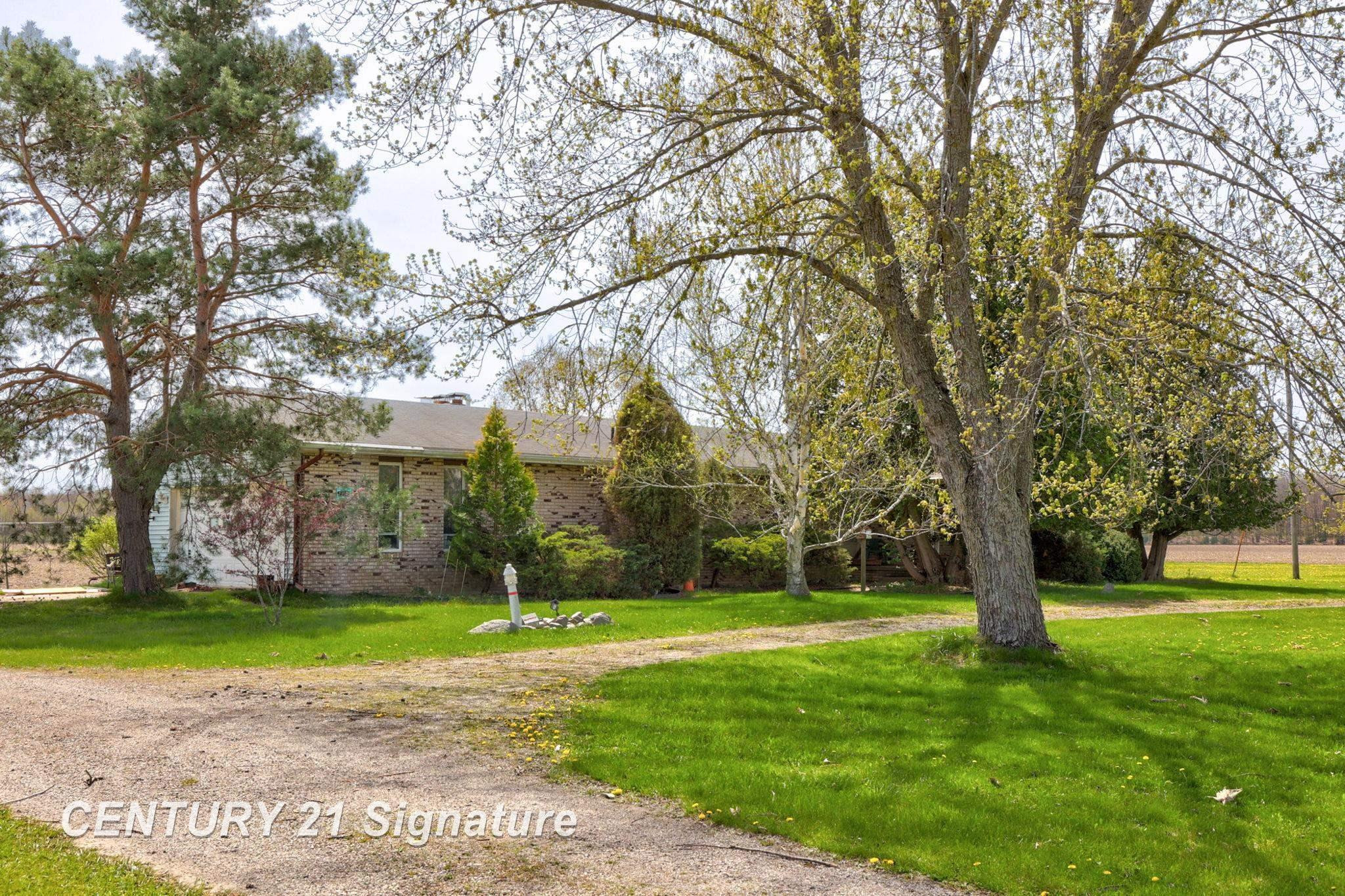 12595 Brant Road, Saginaw, MI 48655 — front exterior
