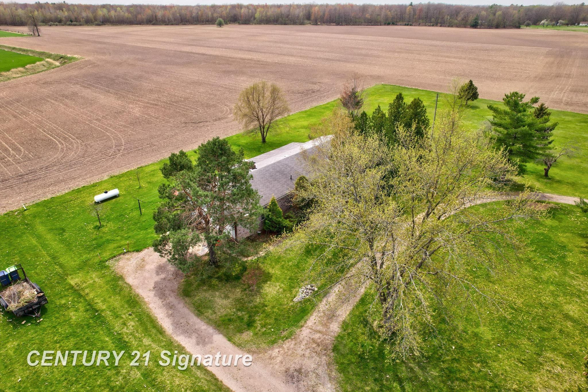 12595 Brant Road, Saginaw, MI 48655 — Photo 32