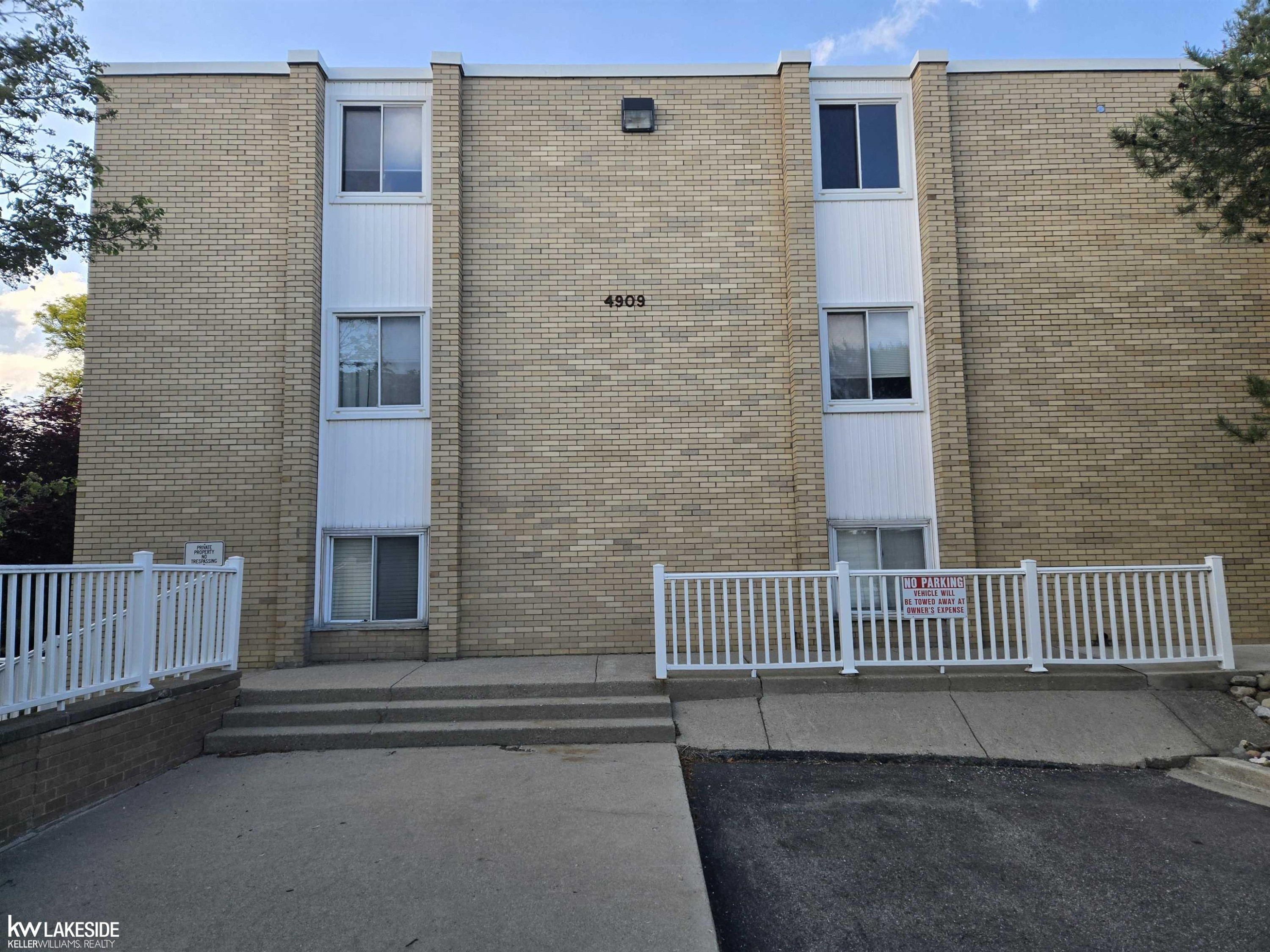 4909 Crooks D10 Road, 10 D, Royal Oak, MI 48073 — Photo 2