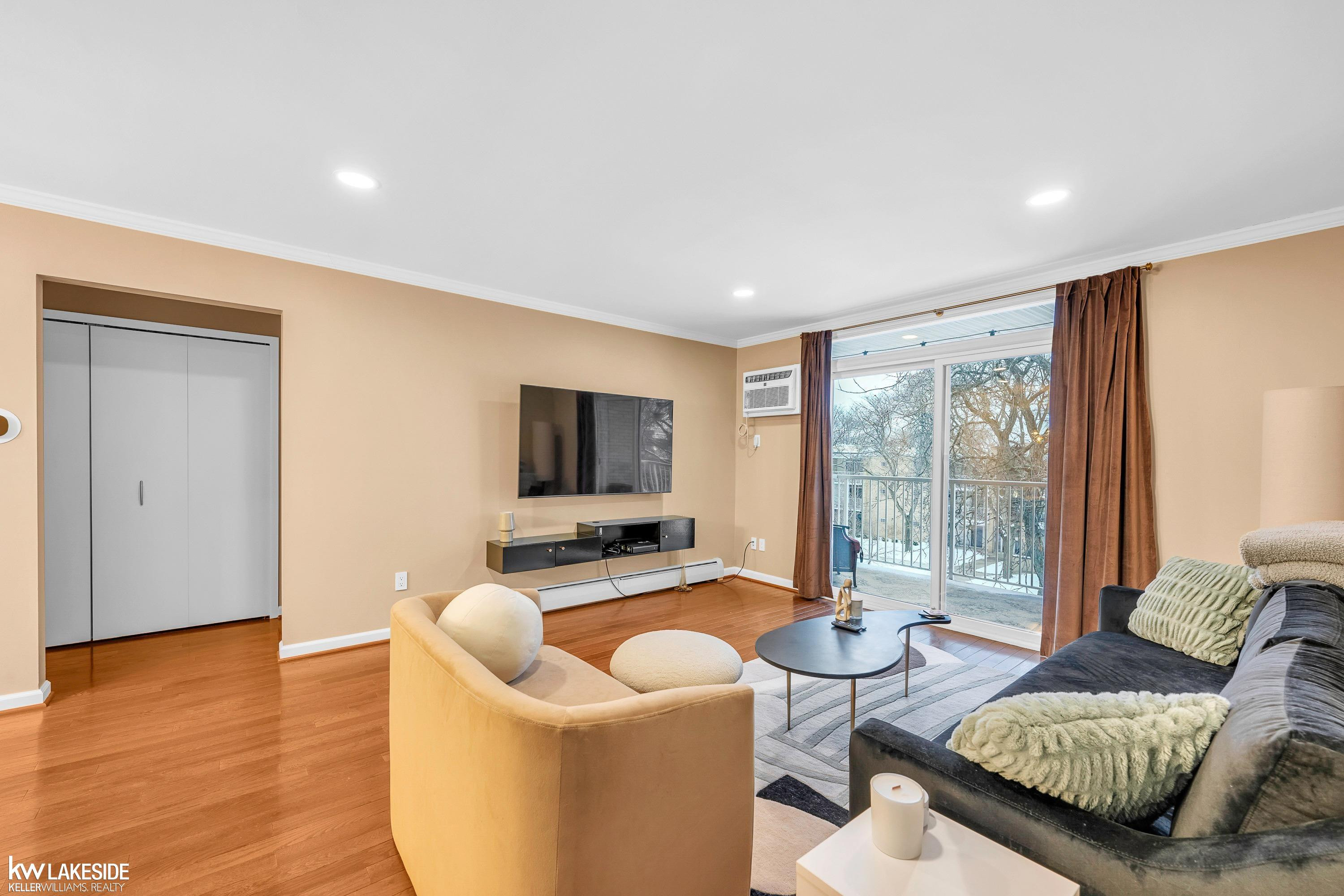 4909 Crooks D10 Road, 10 D, Royal Oak, MI 48073 — Photo 8