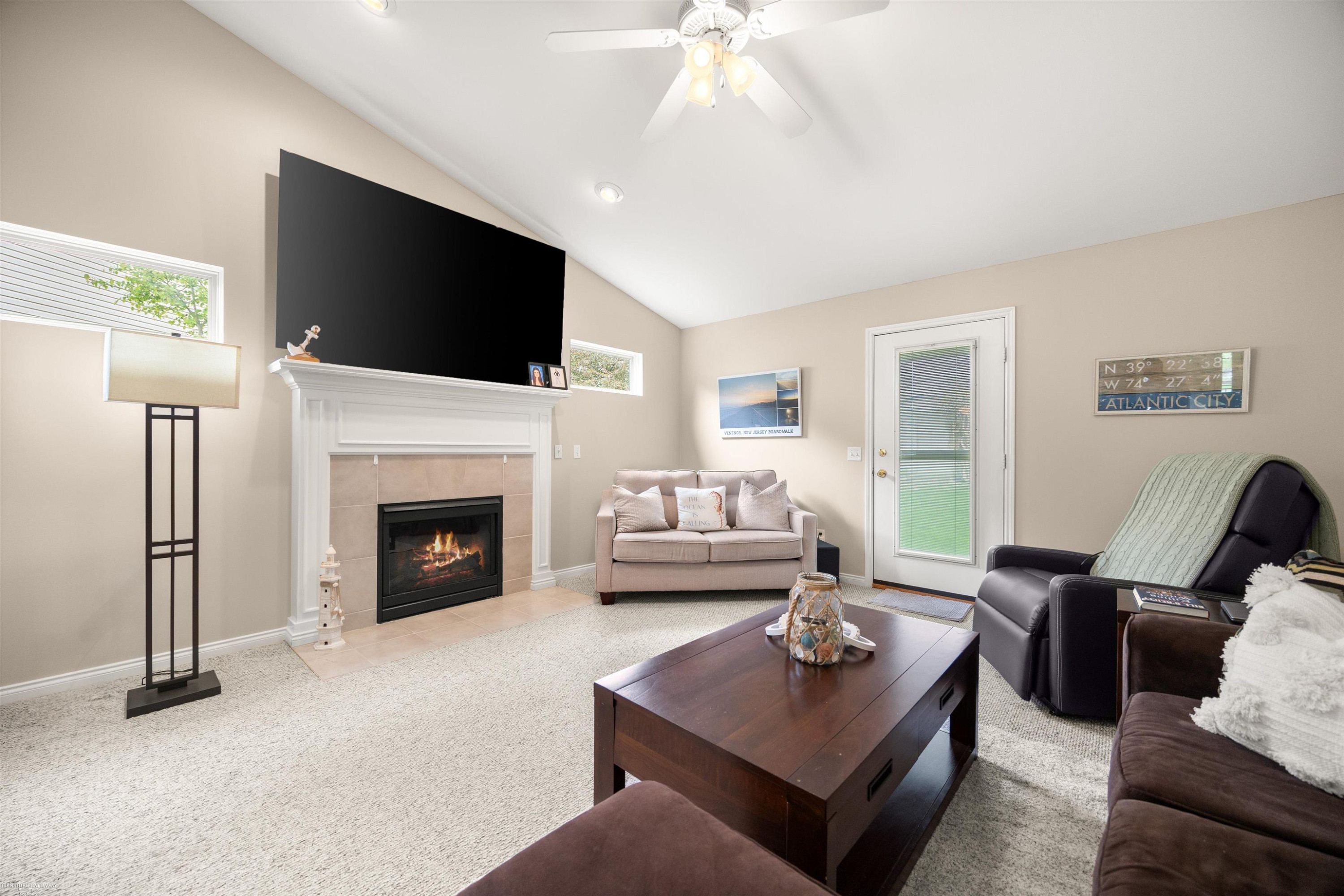422 Converse Court, Lake Orion, MI 48362 — Photo 4