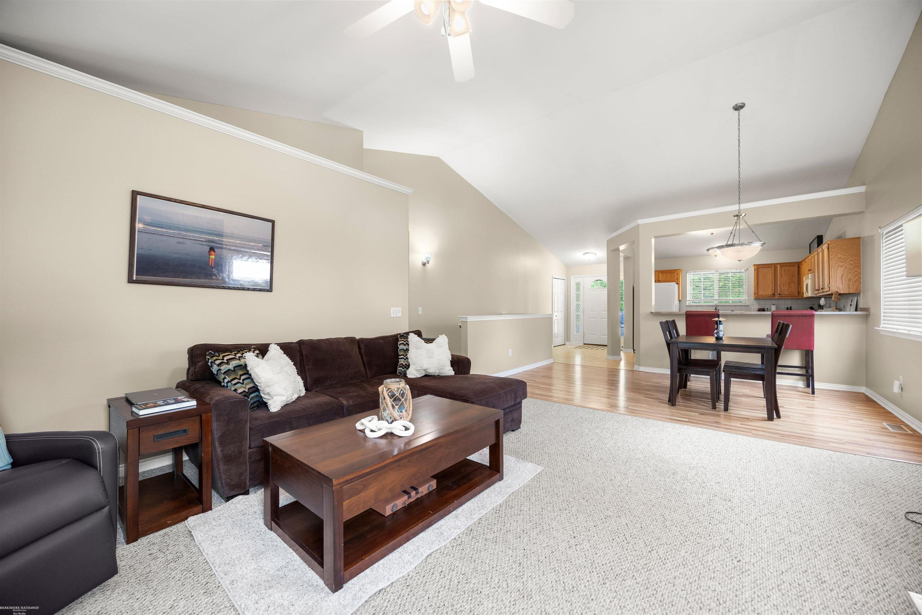 422 Converse Court, Lake Orion, MI 48362 — Photo 6