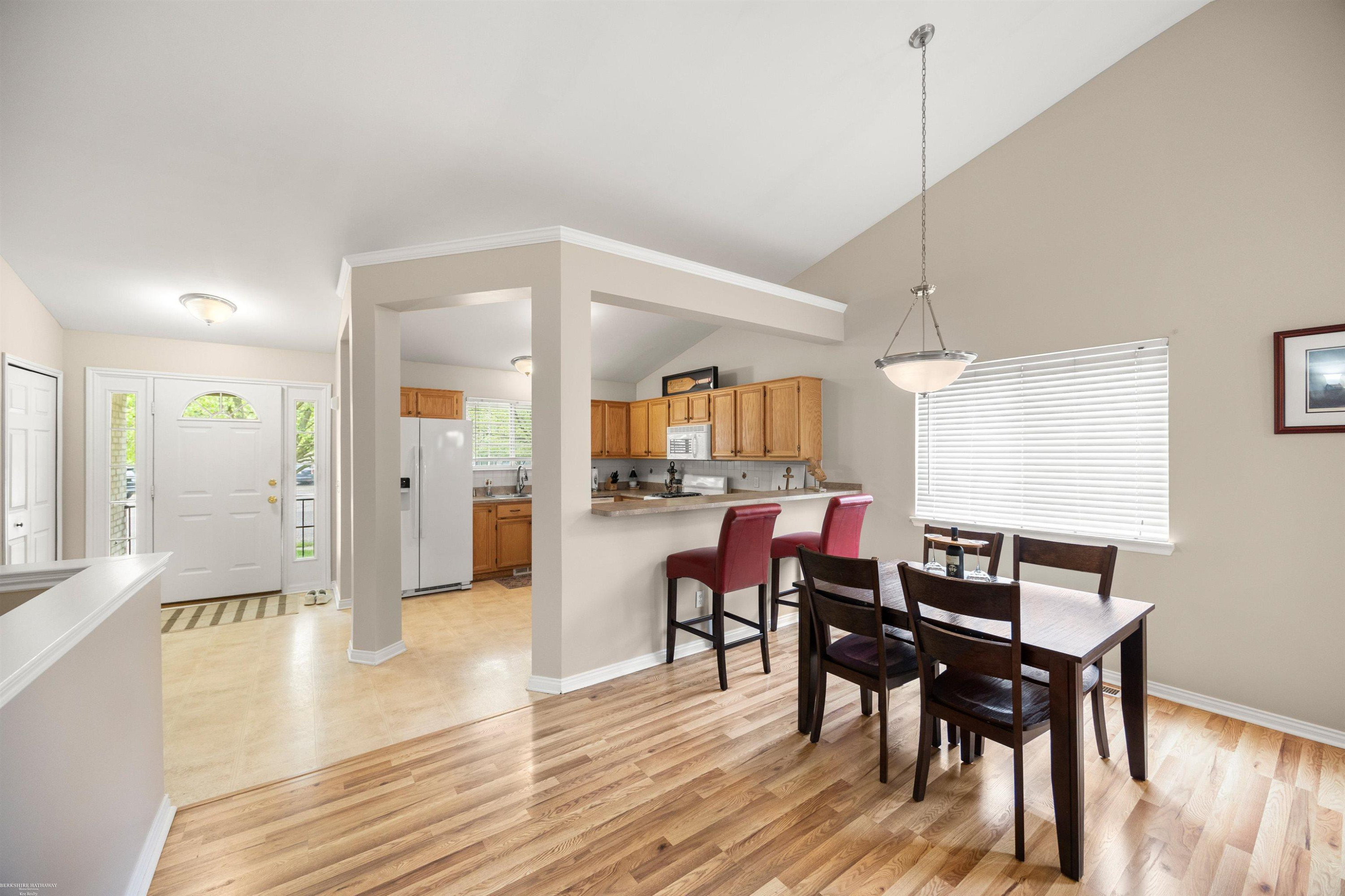 422 Converse Court, Lake Orion, MI 48362 — Photo 8