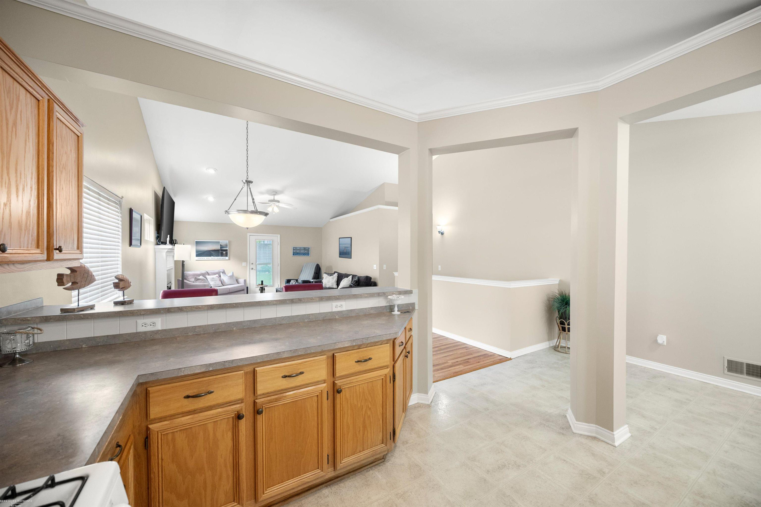 422 Converse Court, Lake Orion, MI 48362 — Photo 12