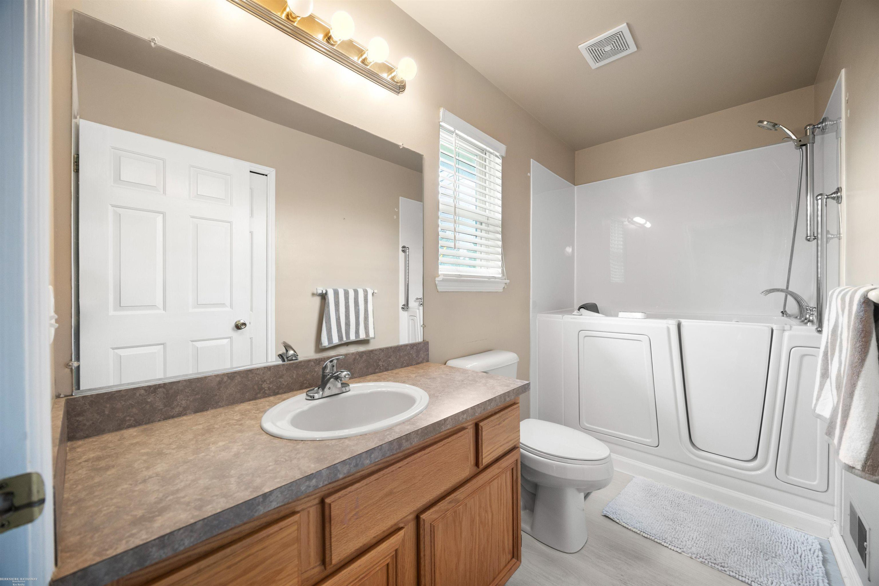422 Converse Court, Lake Orion, MI 48362 — Photo 20