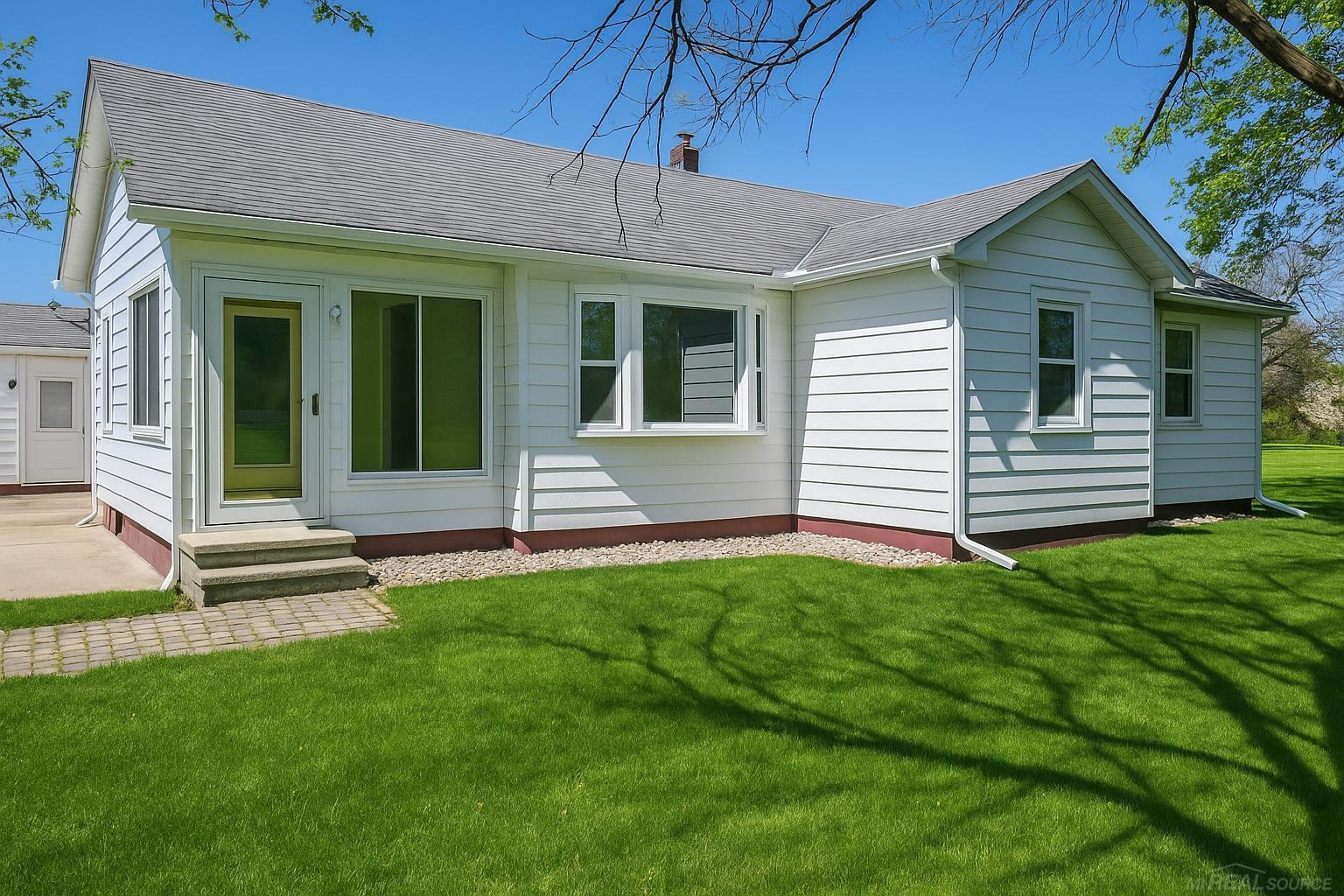 5862 St Clair Highway, MI — Photo 2