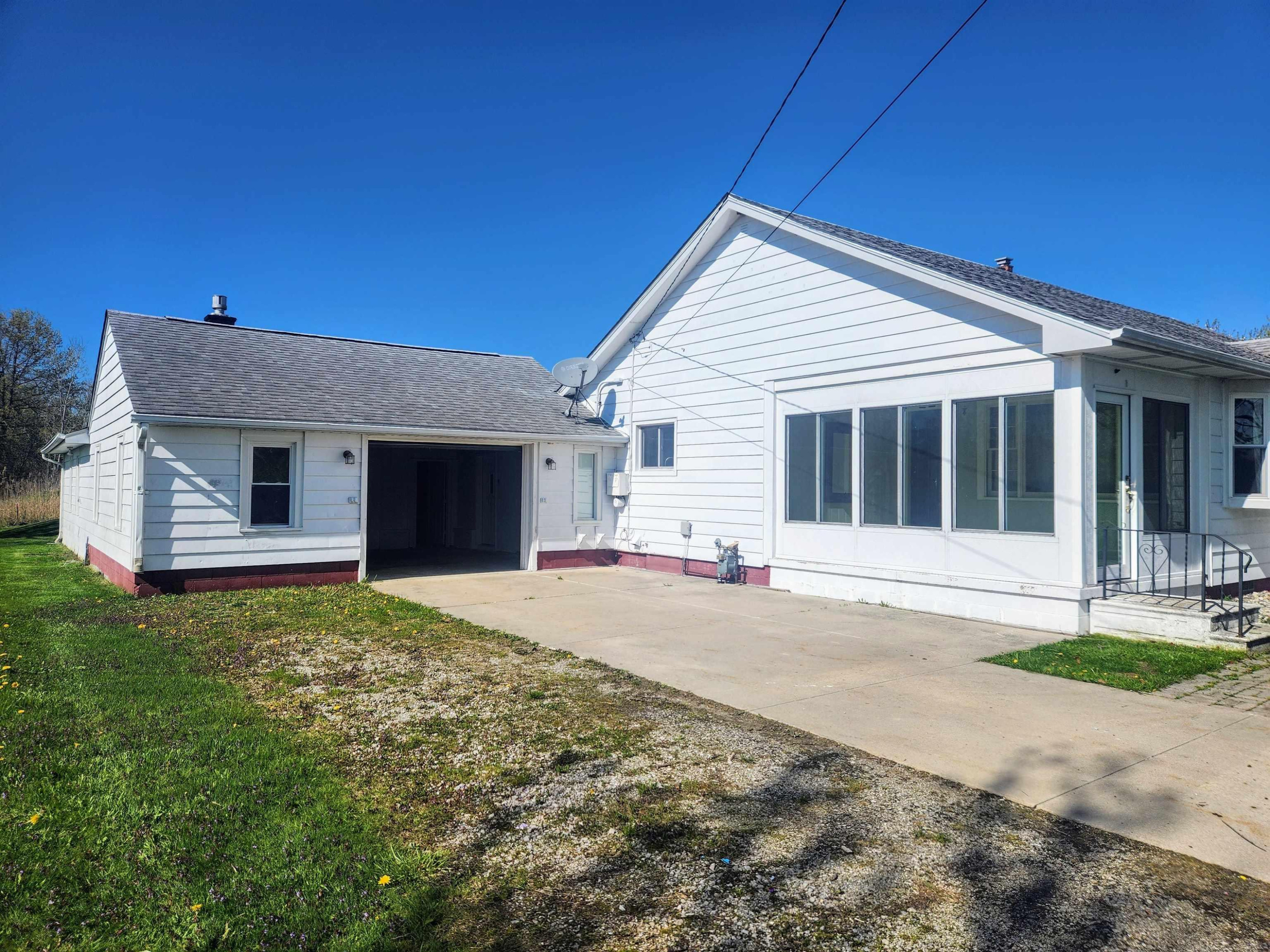 5862 St Clair Highway, MI — Photo 3